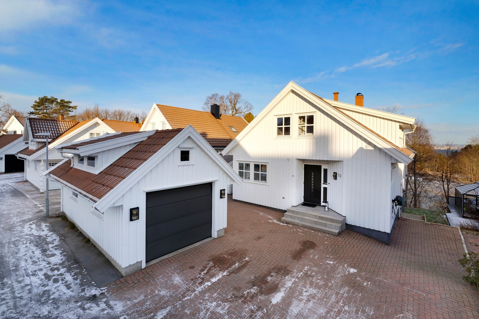 Eiendomsmegler Norge v/ Johan R. Elieson har gleden av å ønske velkommen til visning av Hammerstien 10! Galleribilde