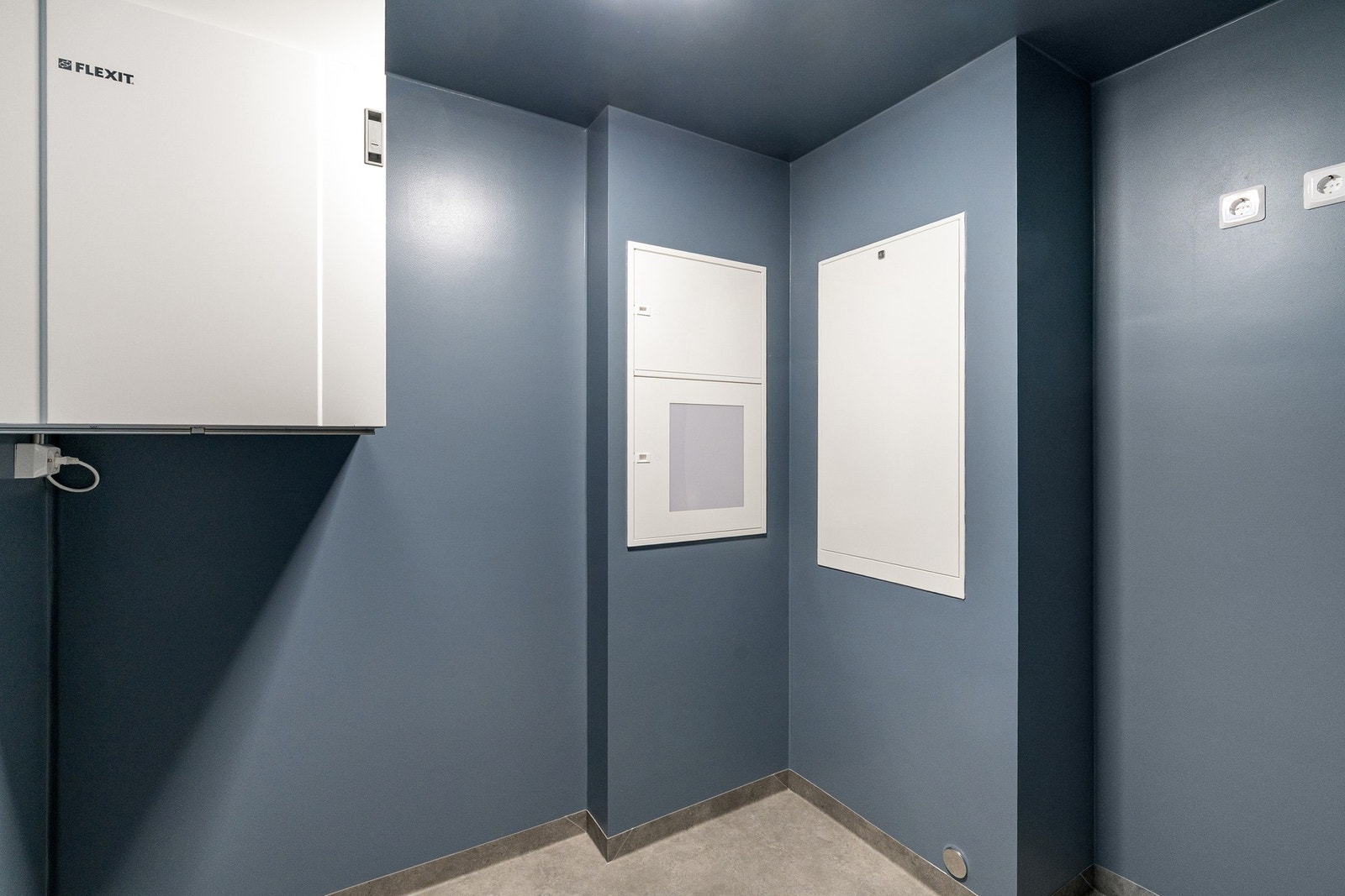 Bod/vaskerom med opplegg for vaskemaskin og tørketrommel. Galleribilde