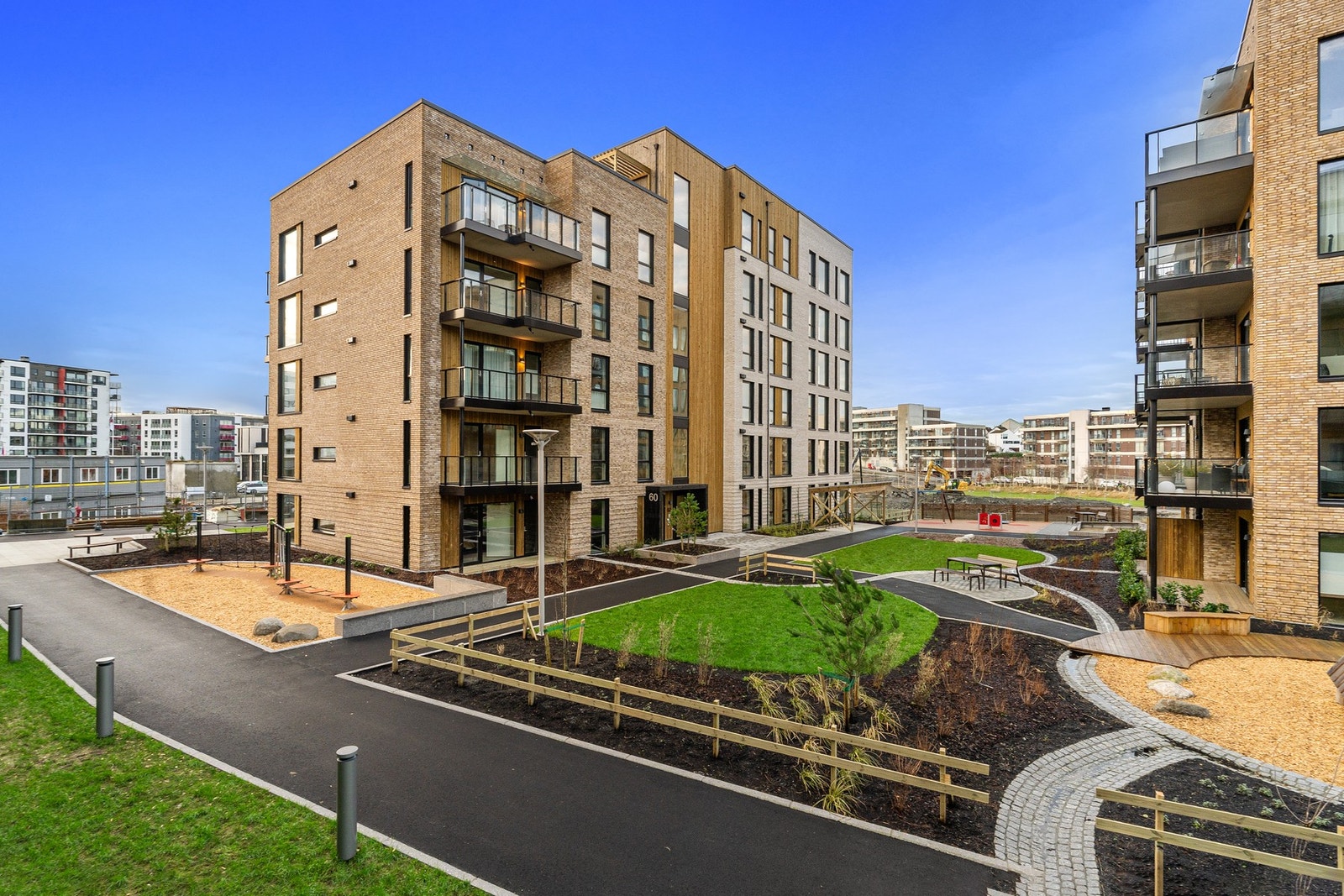 Stavanger Øst har de siste årene utviklet seg til et av byens mest trendy og spennende områder, med kreative miljøer, ny arkitektur og urbane møteplasser. Galleribilde