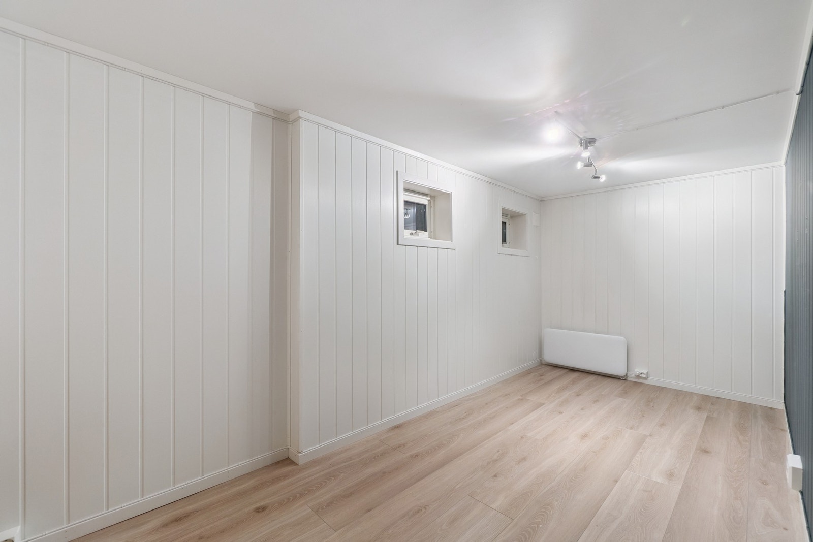 ed til kjelleren finner du ytterligere bodplass. Galleribilde