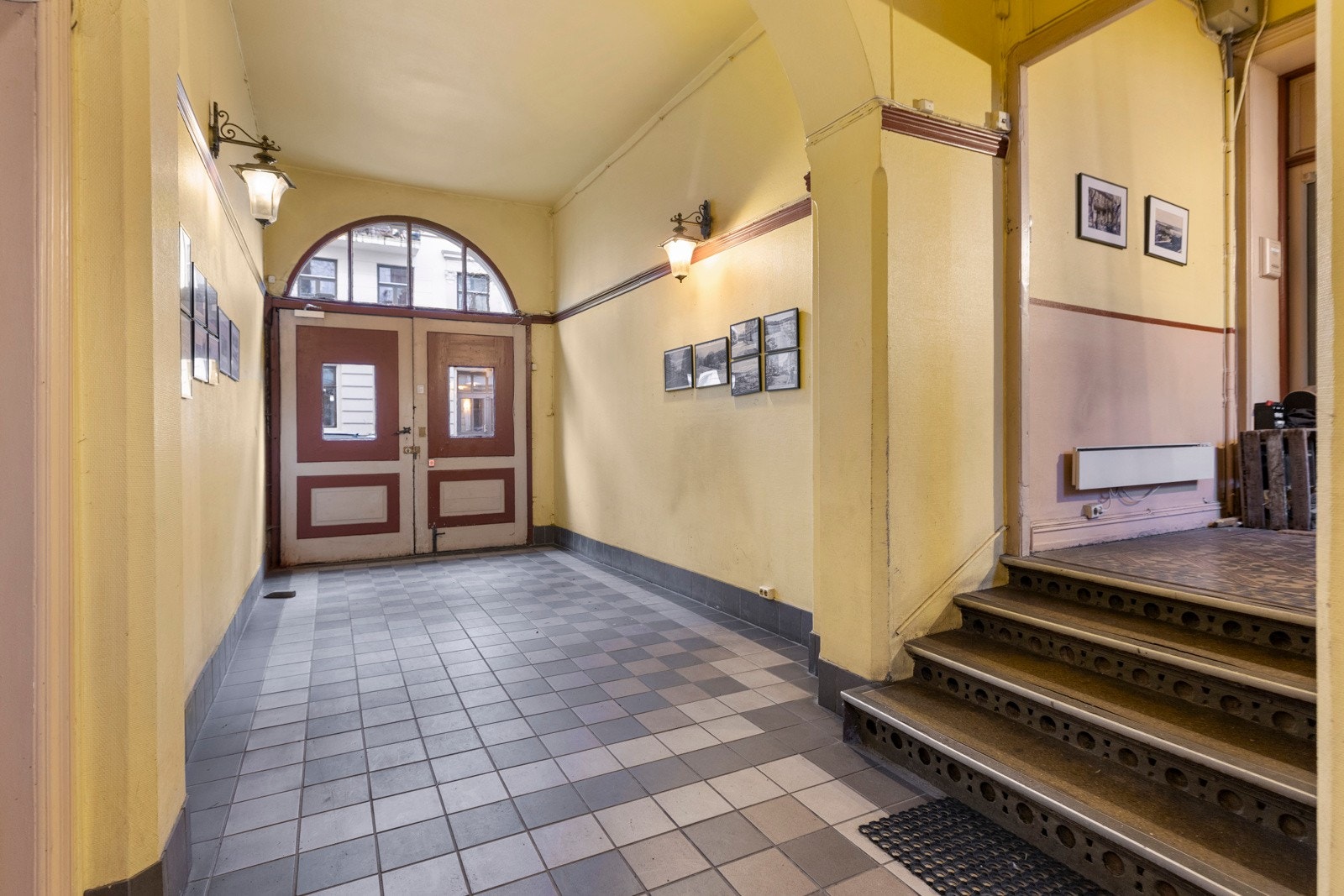 Frydenlundgata 17 er en klassisk bygård med klassiske detaljer. Galleribilde