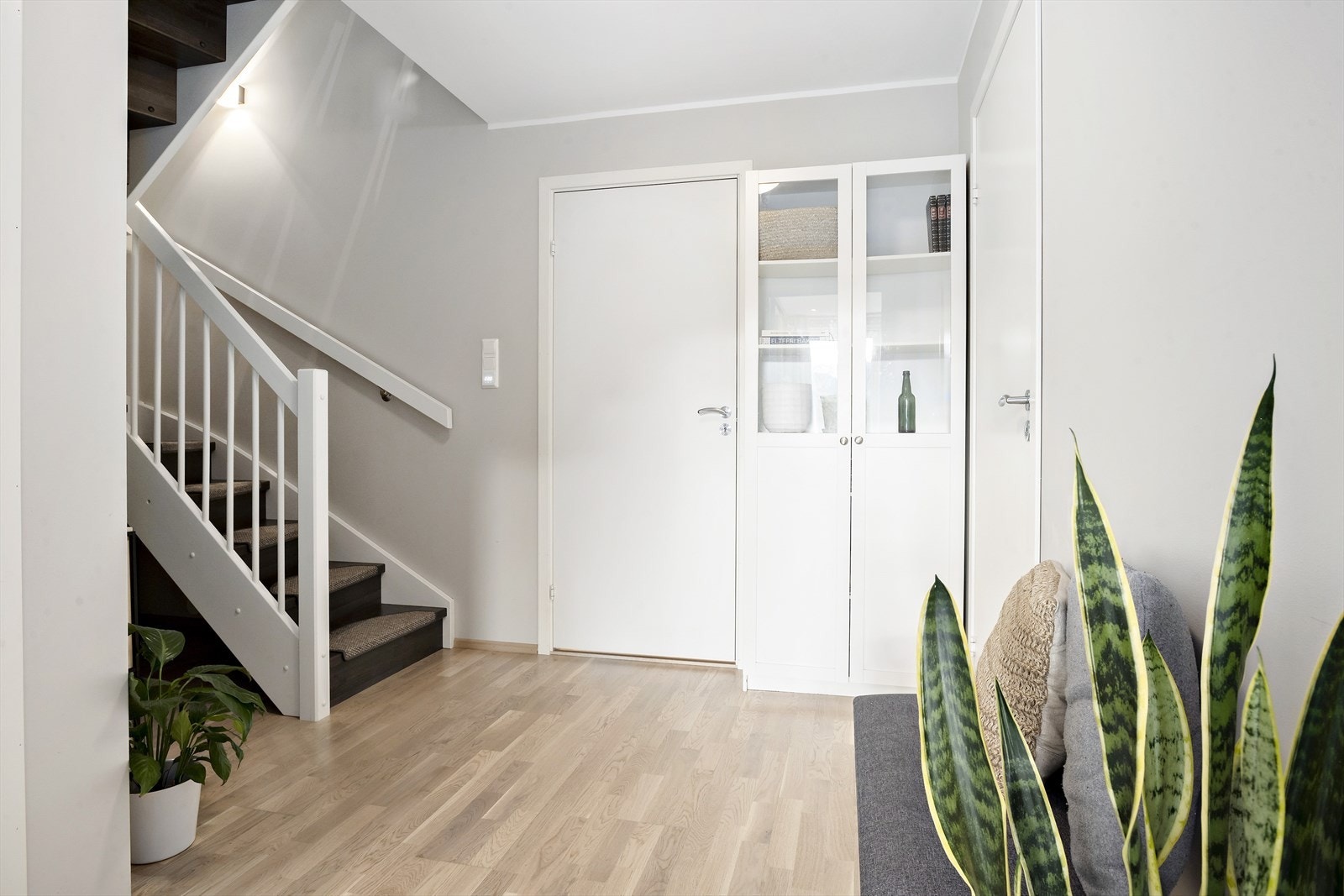 I underetasjen finn du bad, vaskerom, bod og to soverom til. Galleribilde