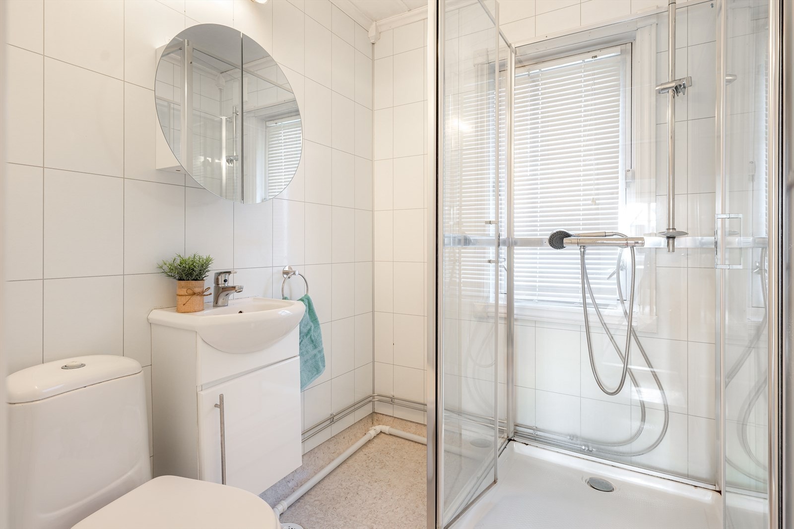 Boligen har en normal standard, men med behov for noe modernisering og oppussing. Galleribilde