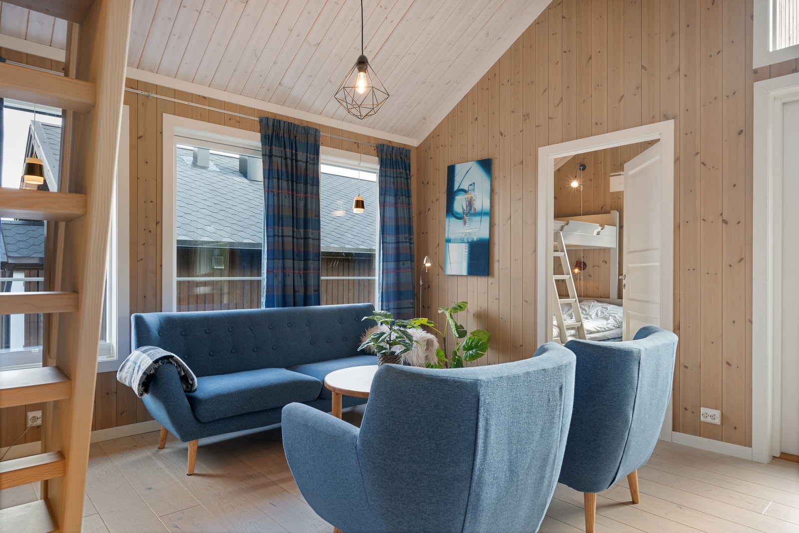 Peisovn i stue. Galleribilde