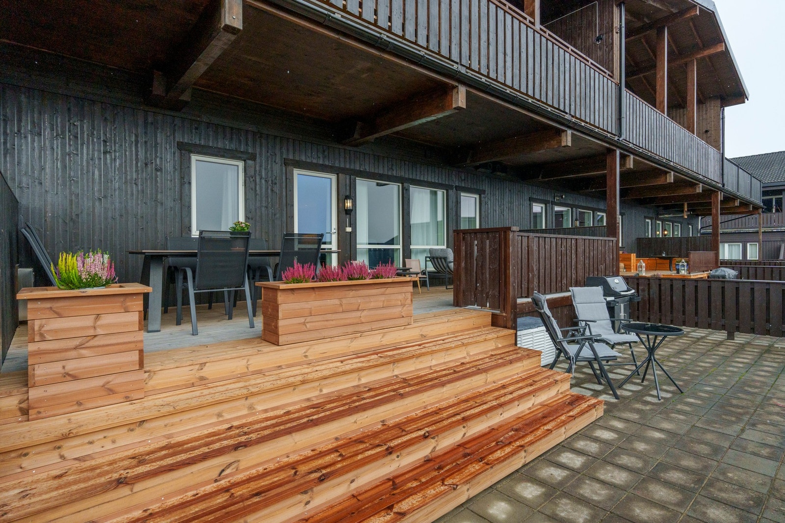 Terrasse med flere soner og muligheter for innredning. Galleribilde