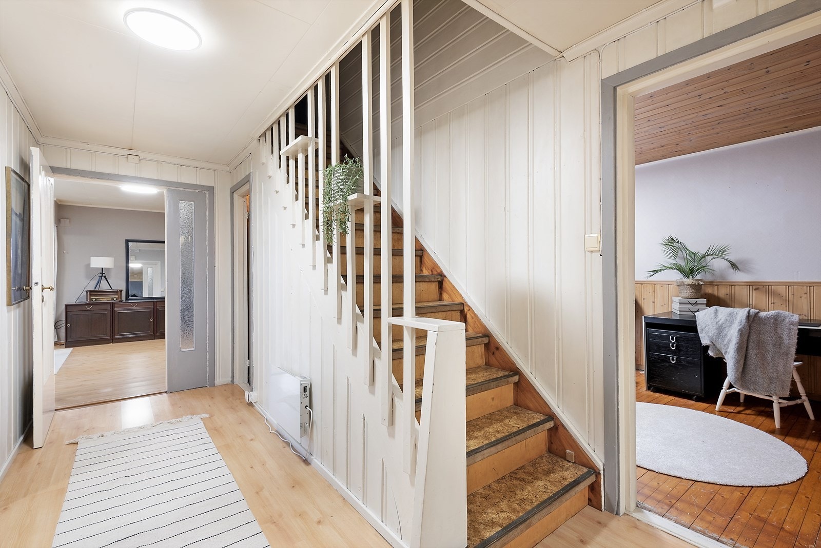 Trappegang mellom 1. og 2. etasje. Galleribilde