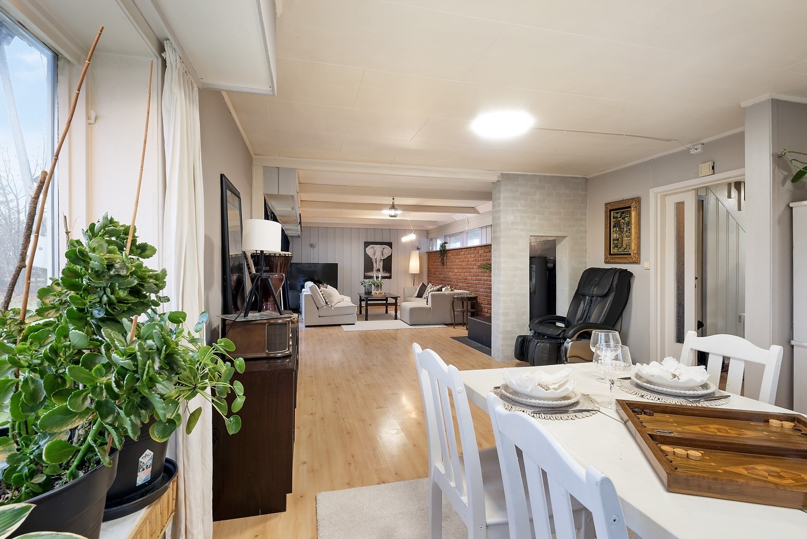 God plass for møblering av stuemøbler. Galleribilde