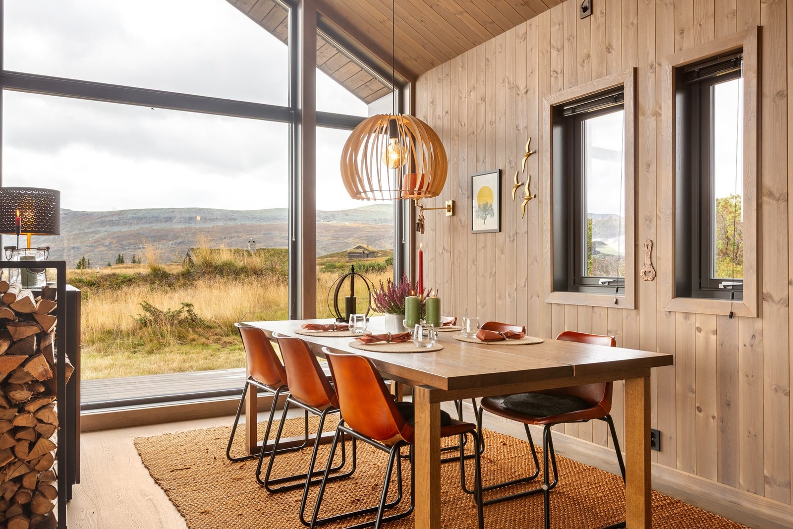 God plass til spisegruppe for små og store lag. Galleribilde