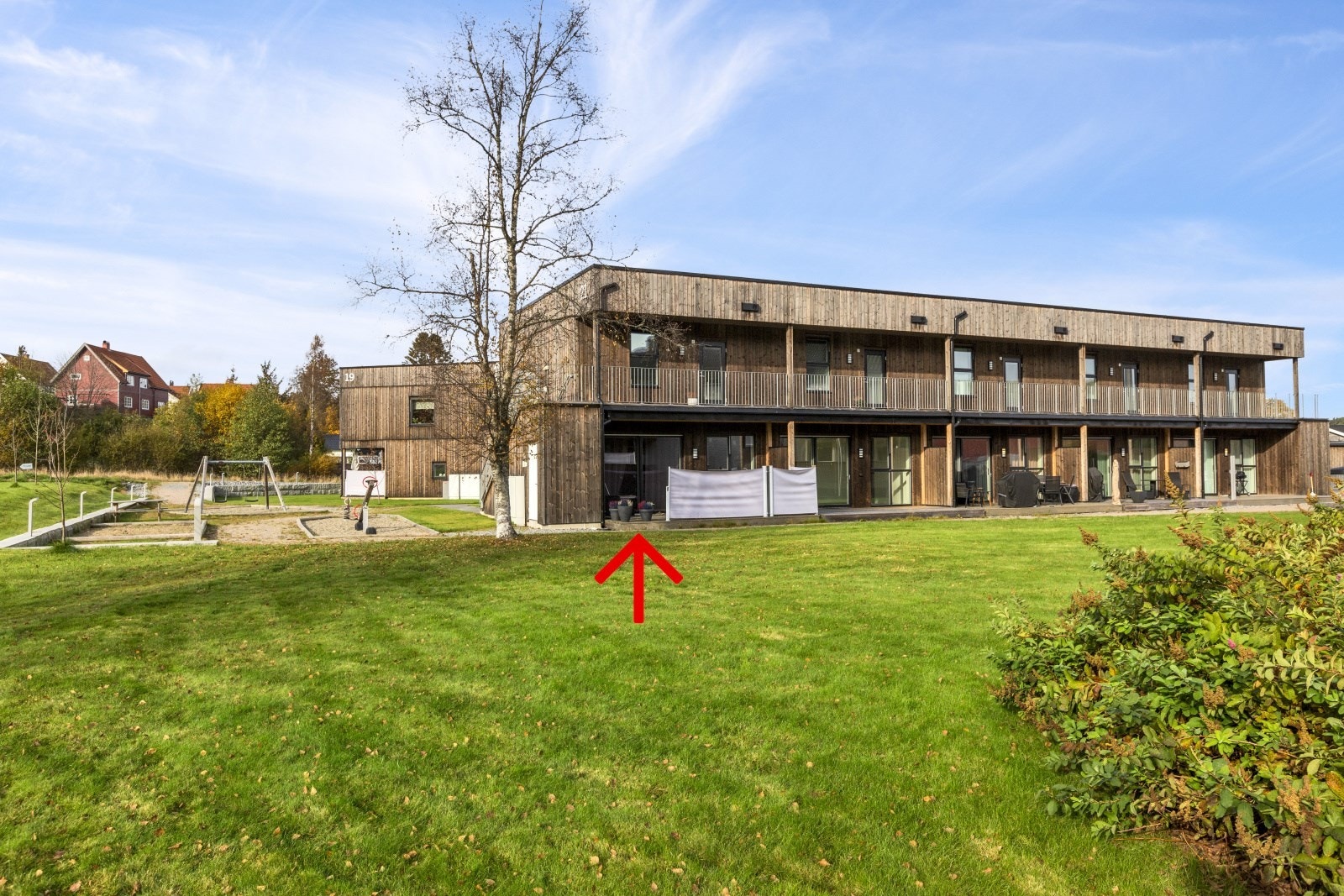 Leiligheten ligger på enden i første etasje Galleribilde