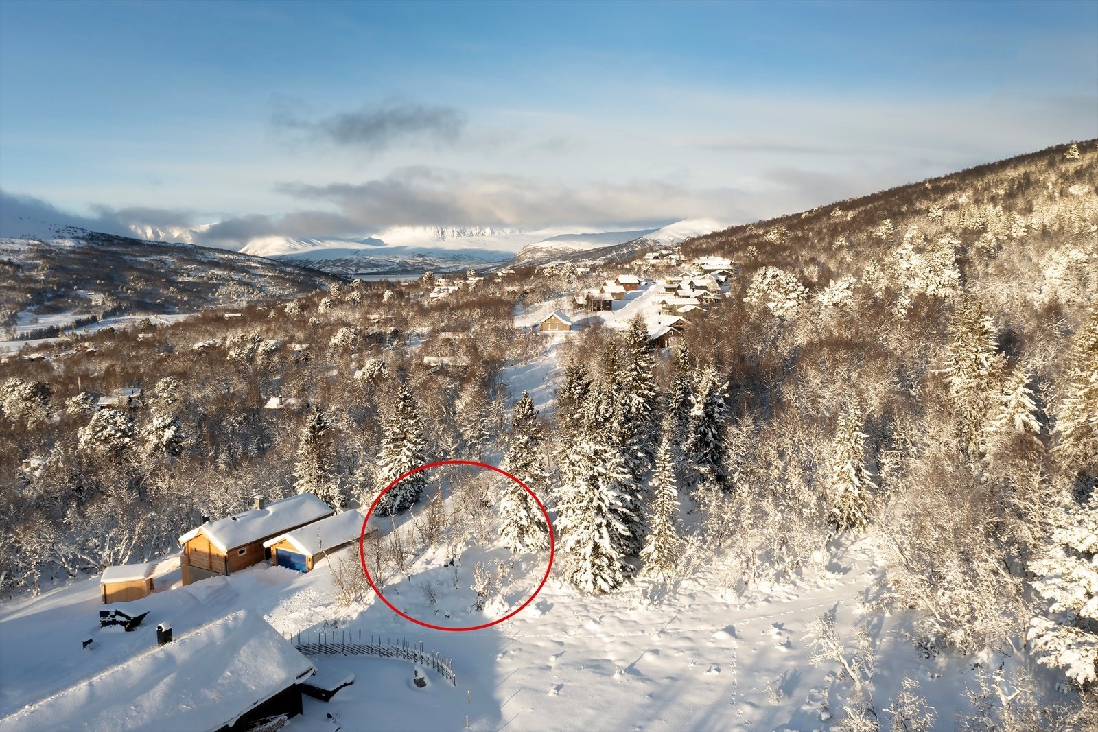 Vestvendt endetomt øverst i Kleberberget ved inngangen til Gjevilvassdalen Galleribilde