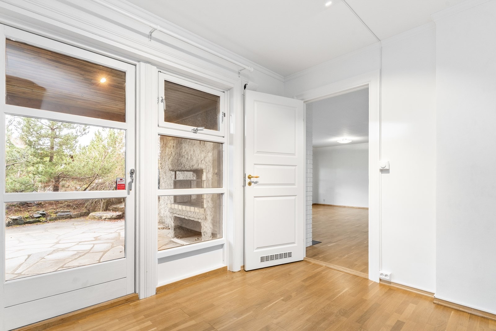 Gjesterom med utgang til markterrasse. Galleribilde