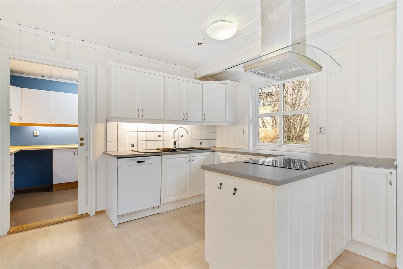 Ventilator med avtrekk ut. Galleribilde