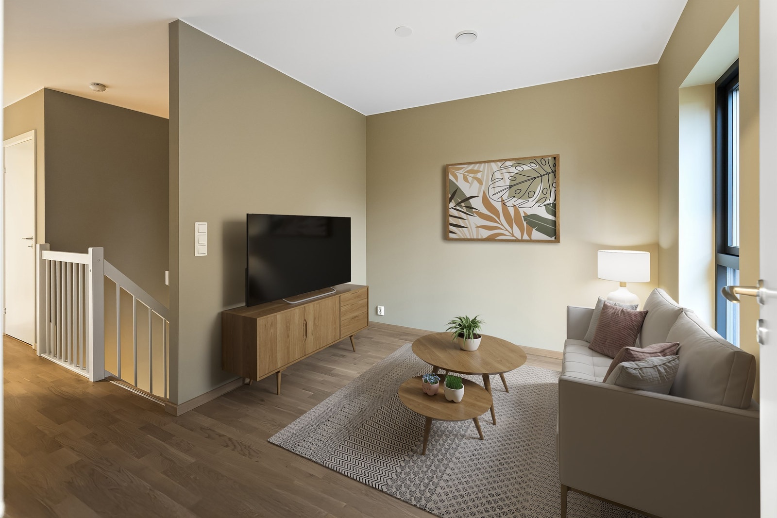 Loftstue med utgang til balkong. Galleribilde