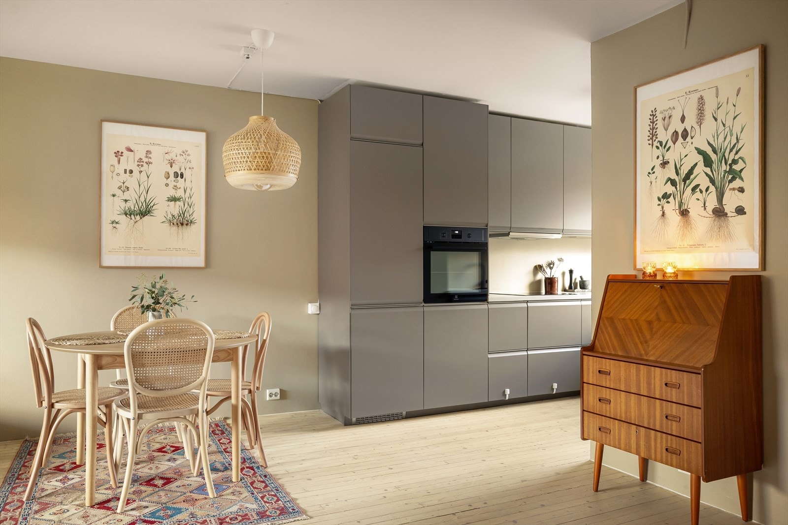 God plass til spisebord. Galleribilde