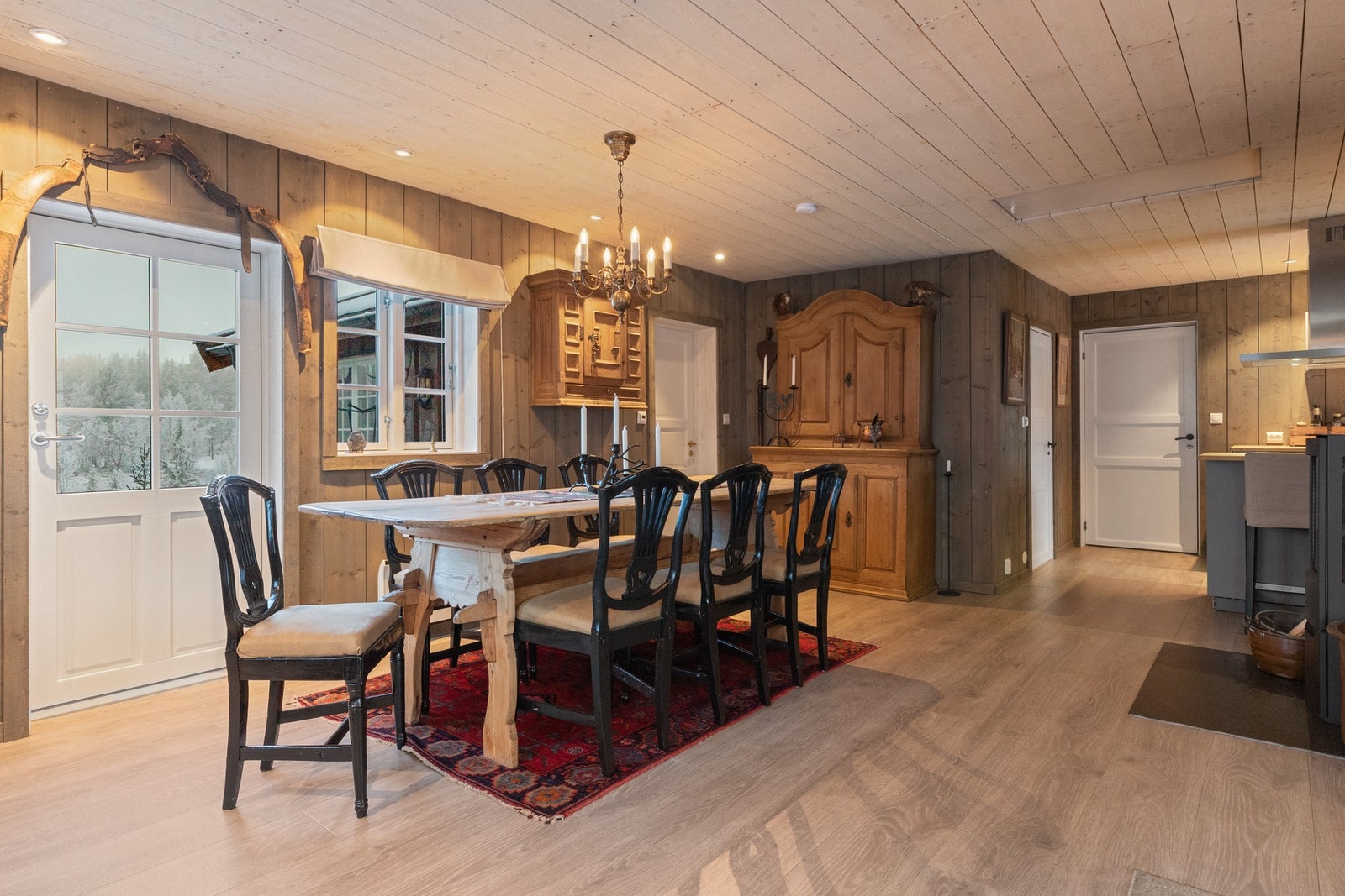 Utgang mot terrasse fra spisestue Galleribilde