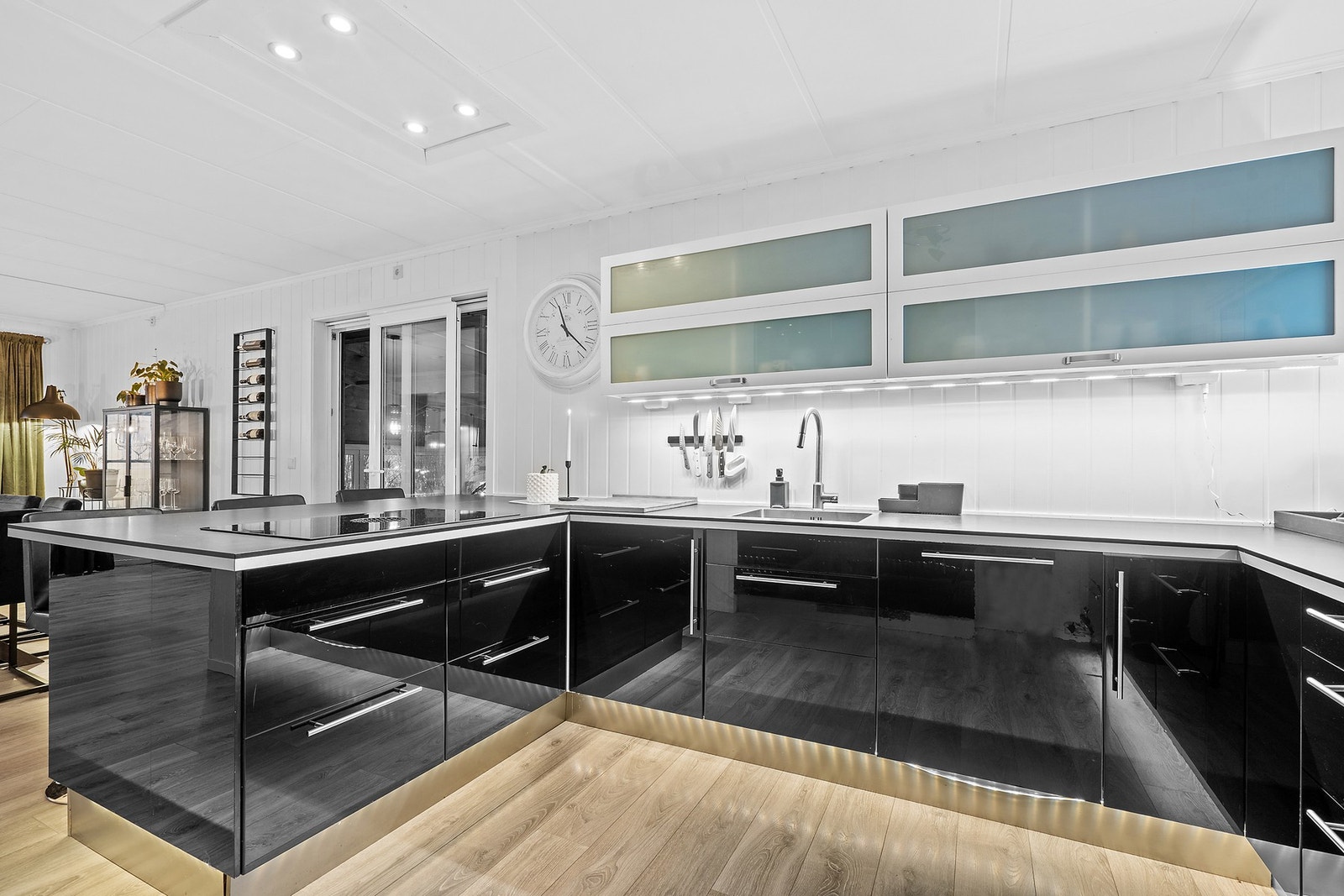 Romslig åpent kjøkken Galleribilde