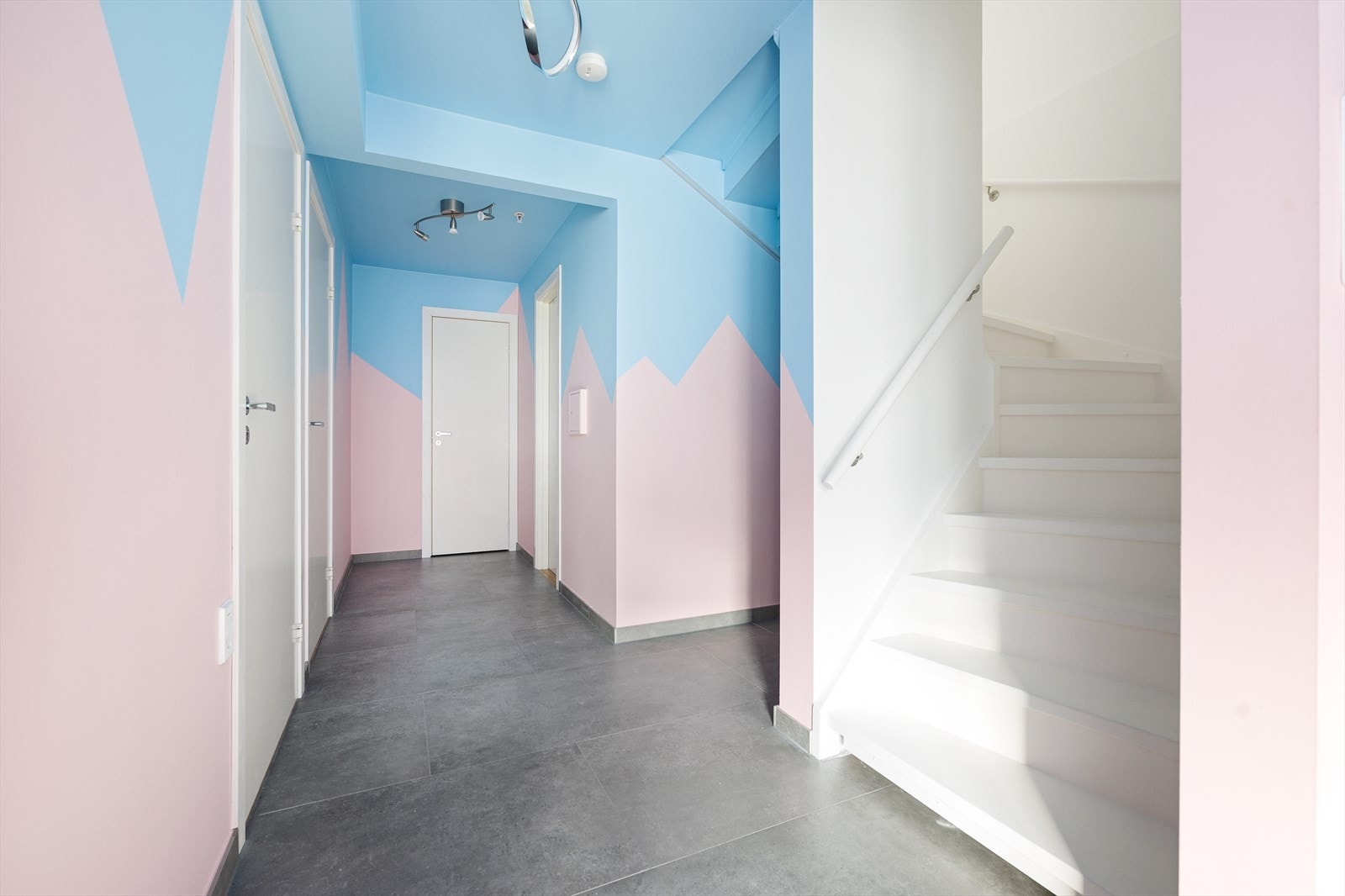 Gang nede Galleribilde