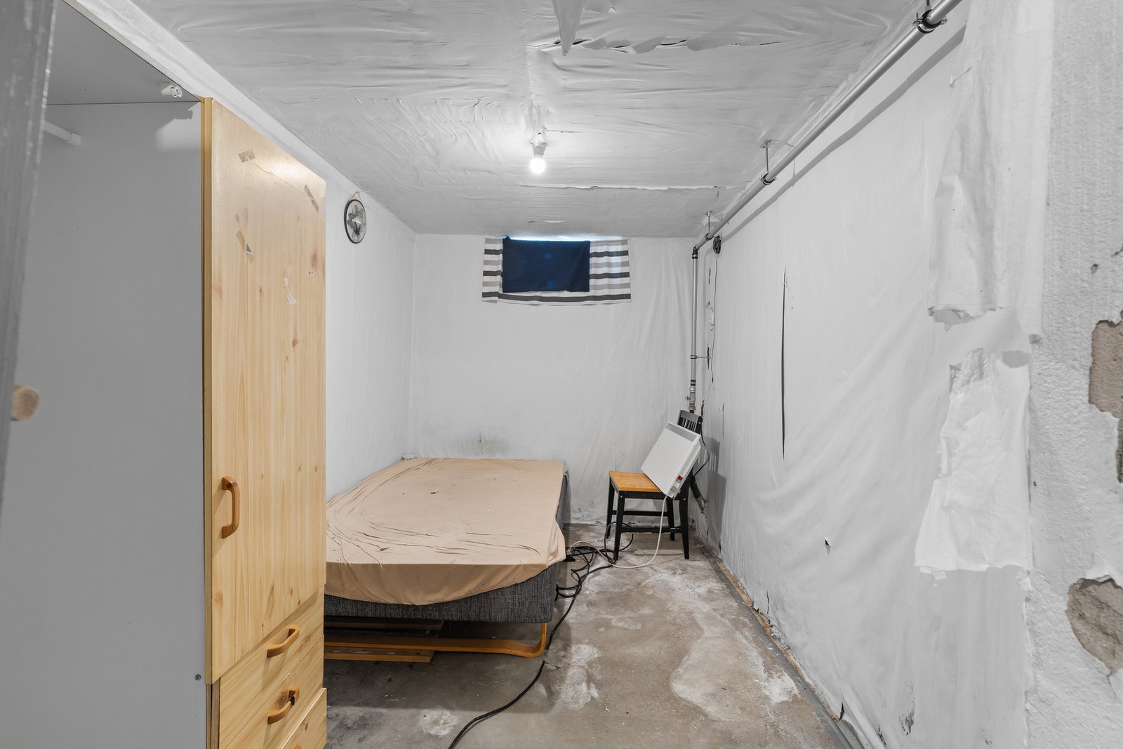 Kjelleren består i hovedsak a boder og teknisk rom. Galleribilde