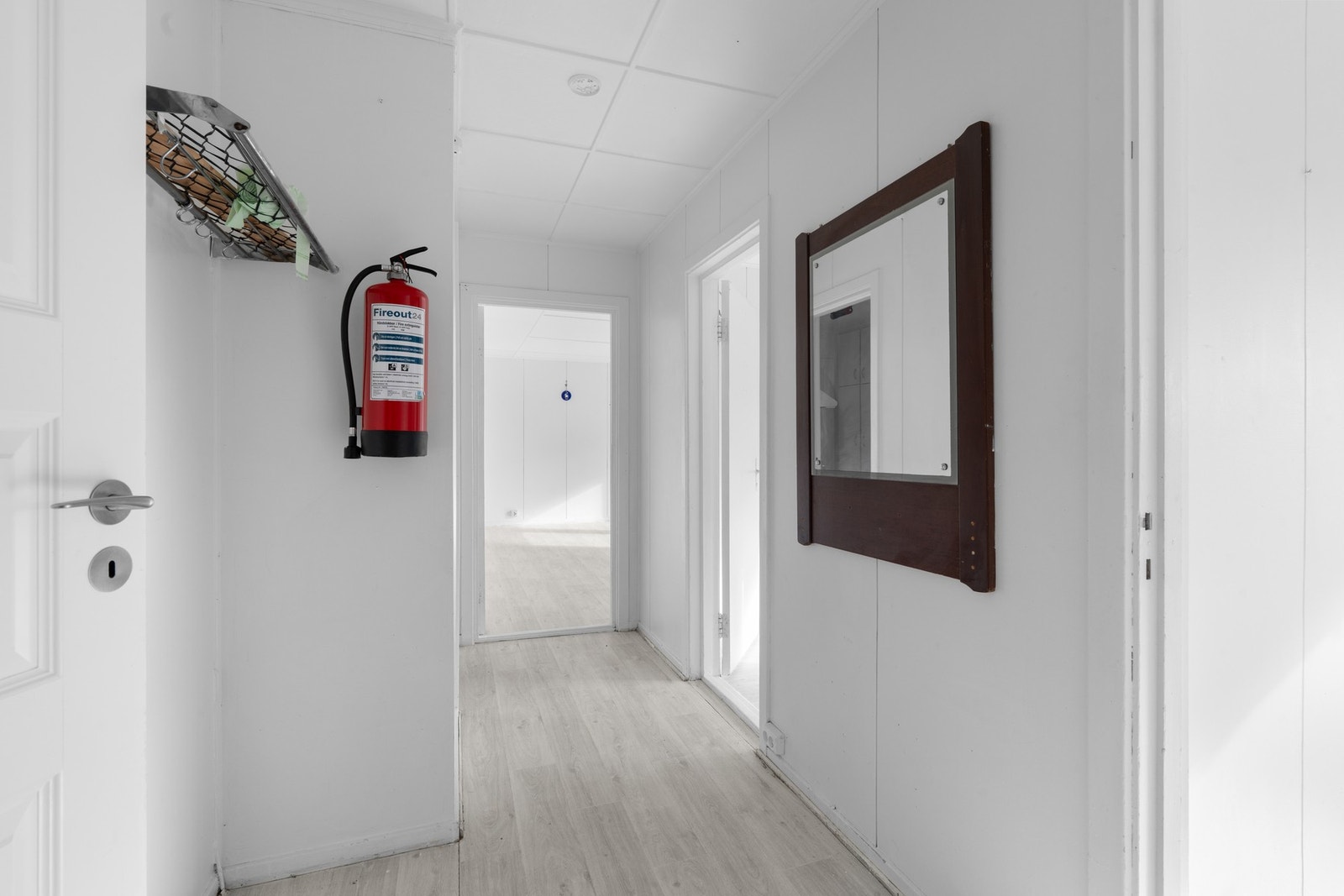 Boligen har to boenheter pluss kjeller. Galleribilde