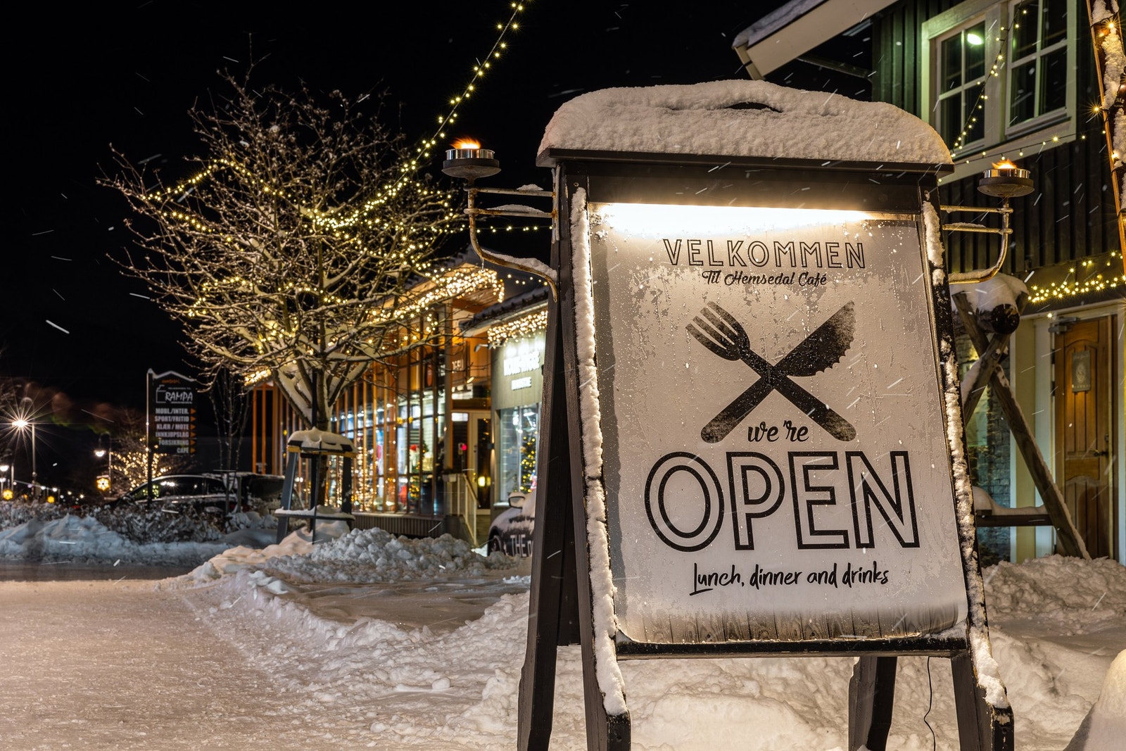 Vinterstemning i Hemsedal sentrum. Galleribilde