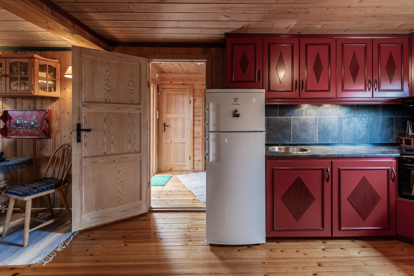 Benkeplater av laminat. Galleribilde