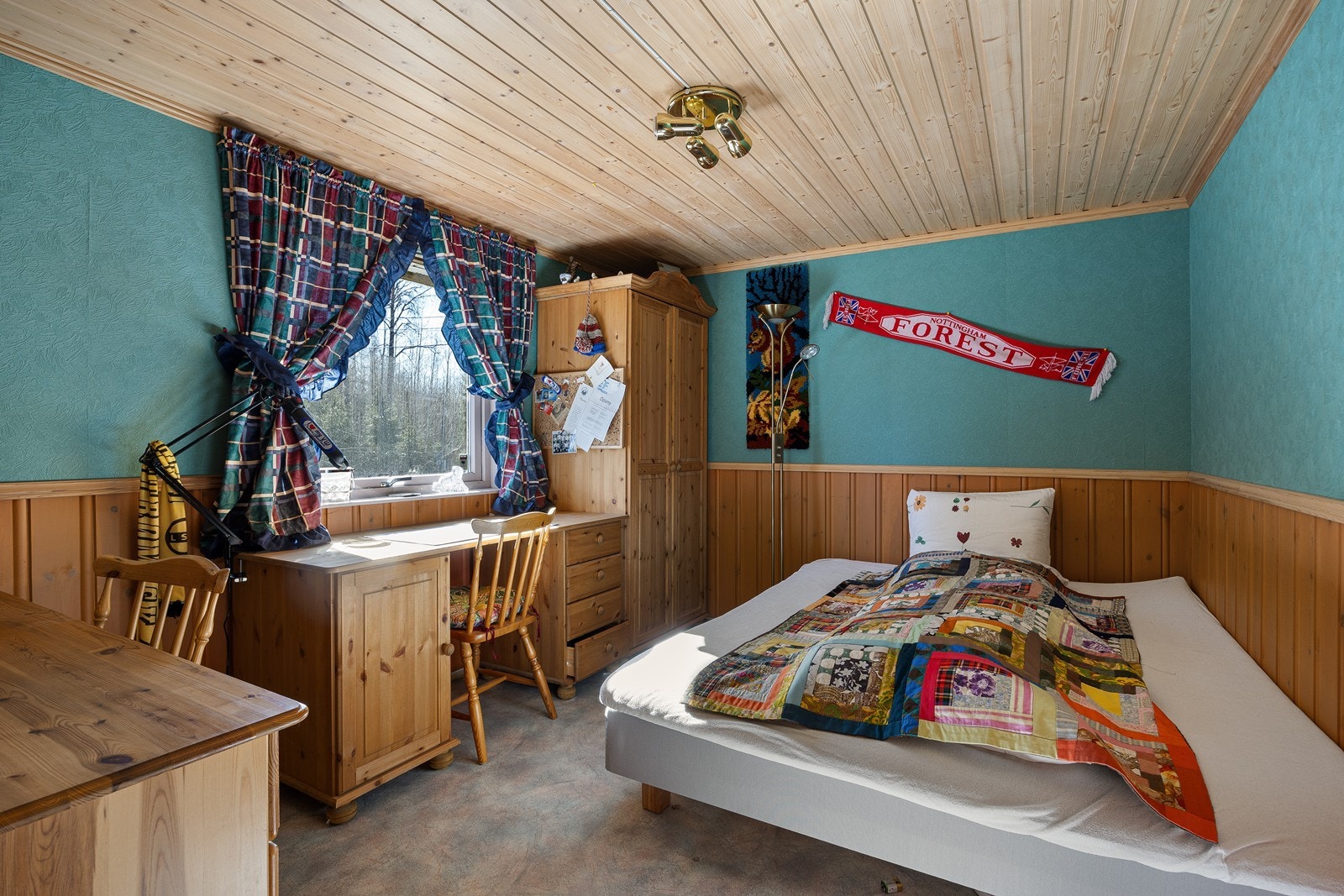 Dette er soverommet i tilbygd del i underetasjen. Galleribilde
