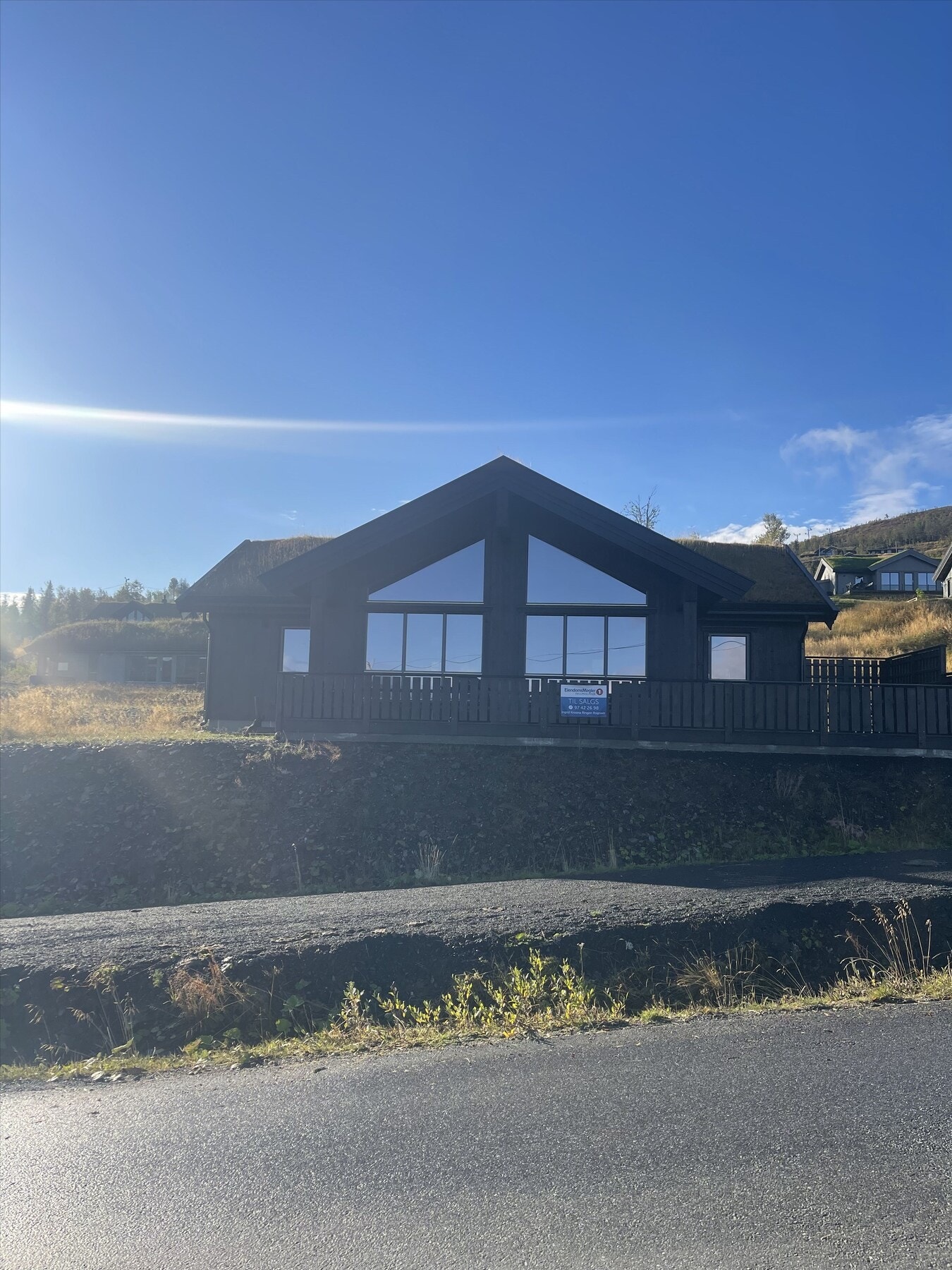 Gangveien går like nedenfor hytta. Galleribilde