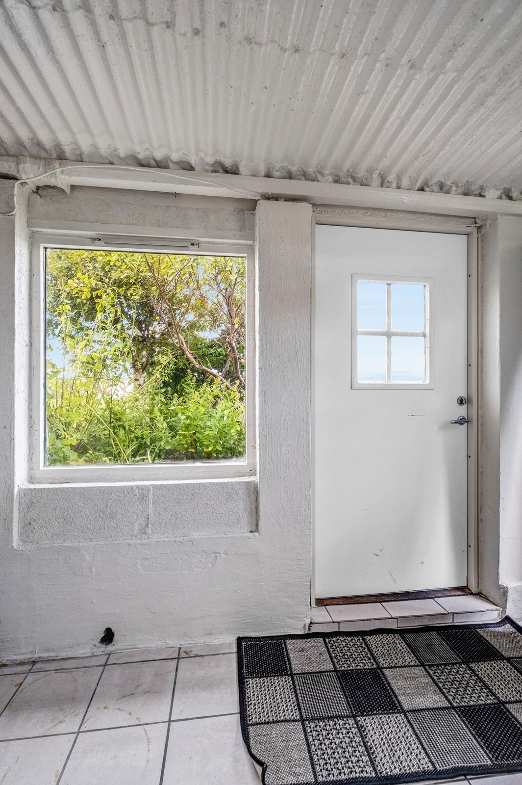 Overbygd inngangsparti i sokkeletasjen. Galleribilde