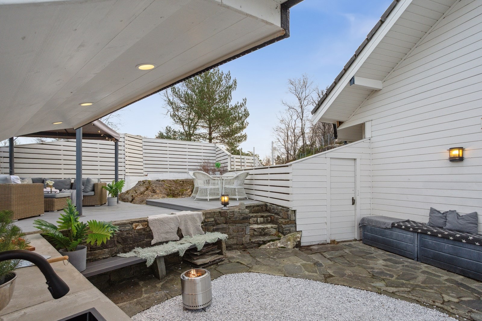 Trivelig opparbeidet uteområde. Galleribilde