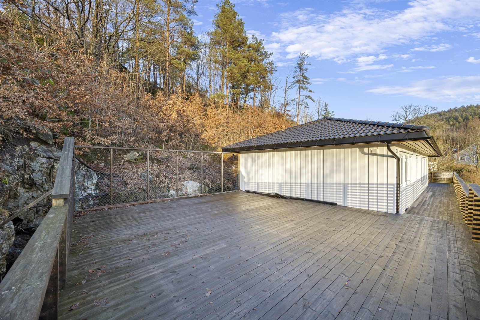 Verandaen er målt opp til ca. 98m². Galleribilde