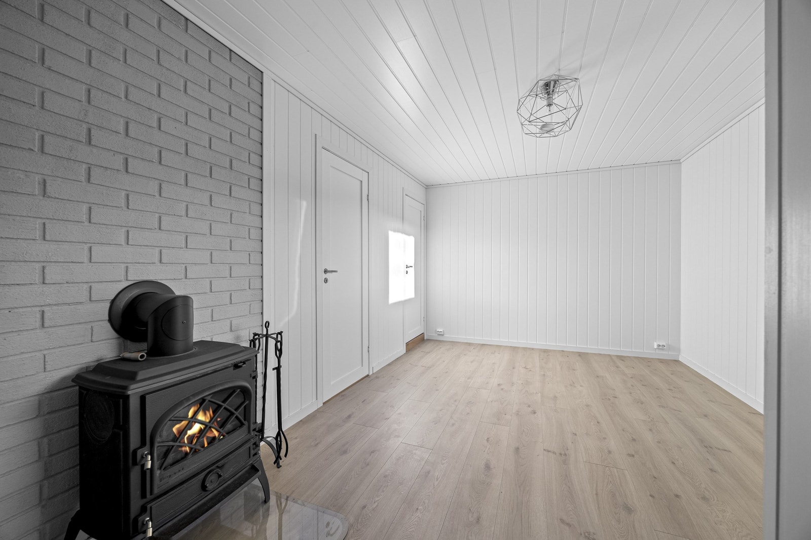 Kjellerstue/hall. Galleribilde