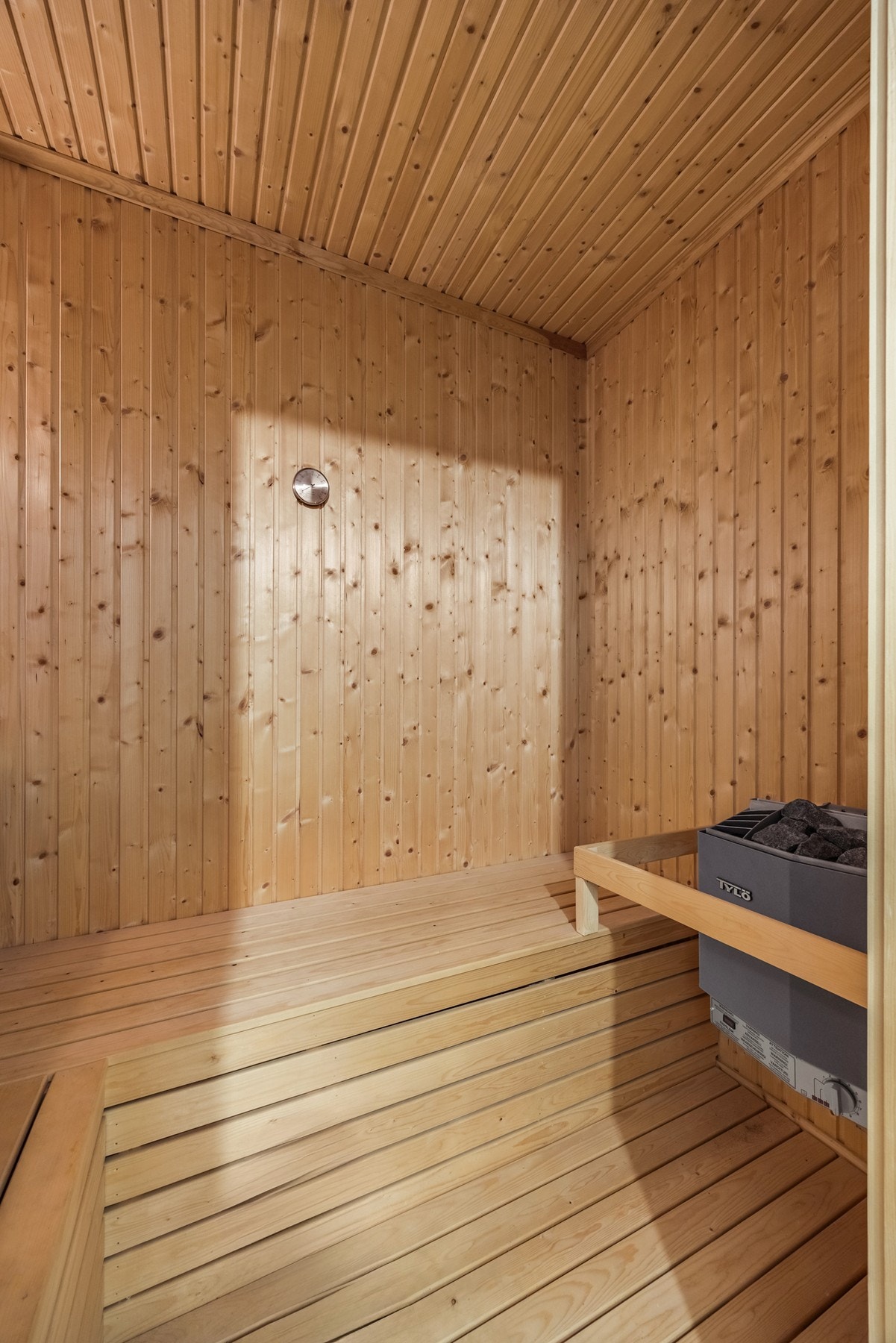 Fra badet er det inngang til badstuen Galleribilde