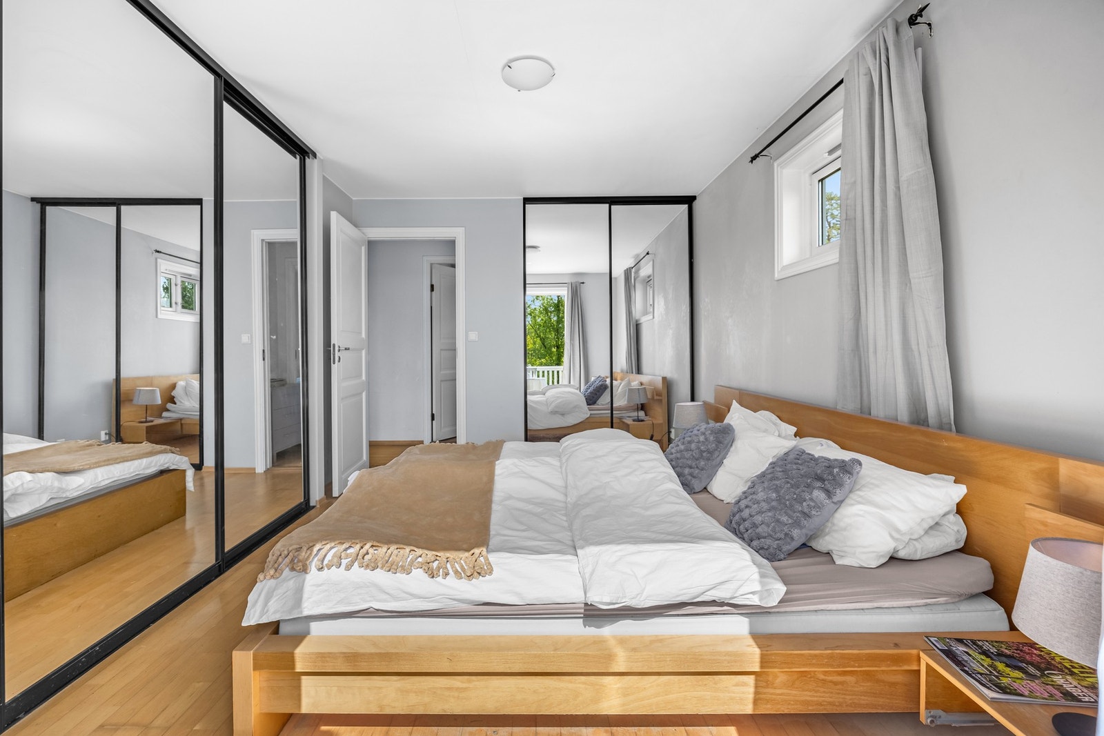 Soverom 1 | God plass til dobbeltseng Galleribilde