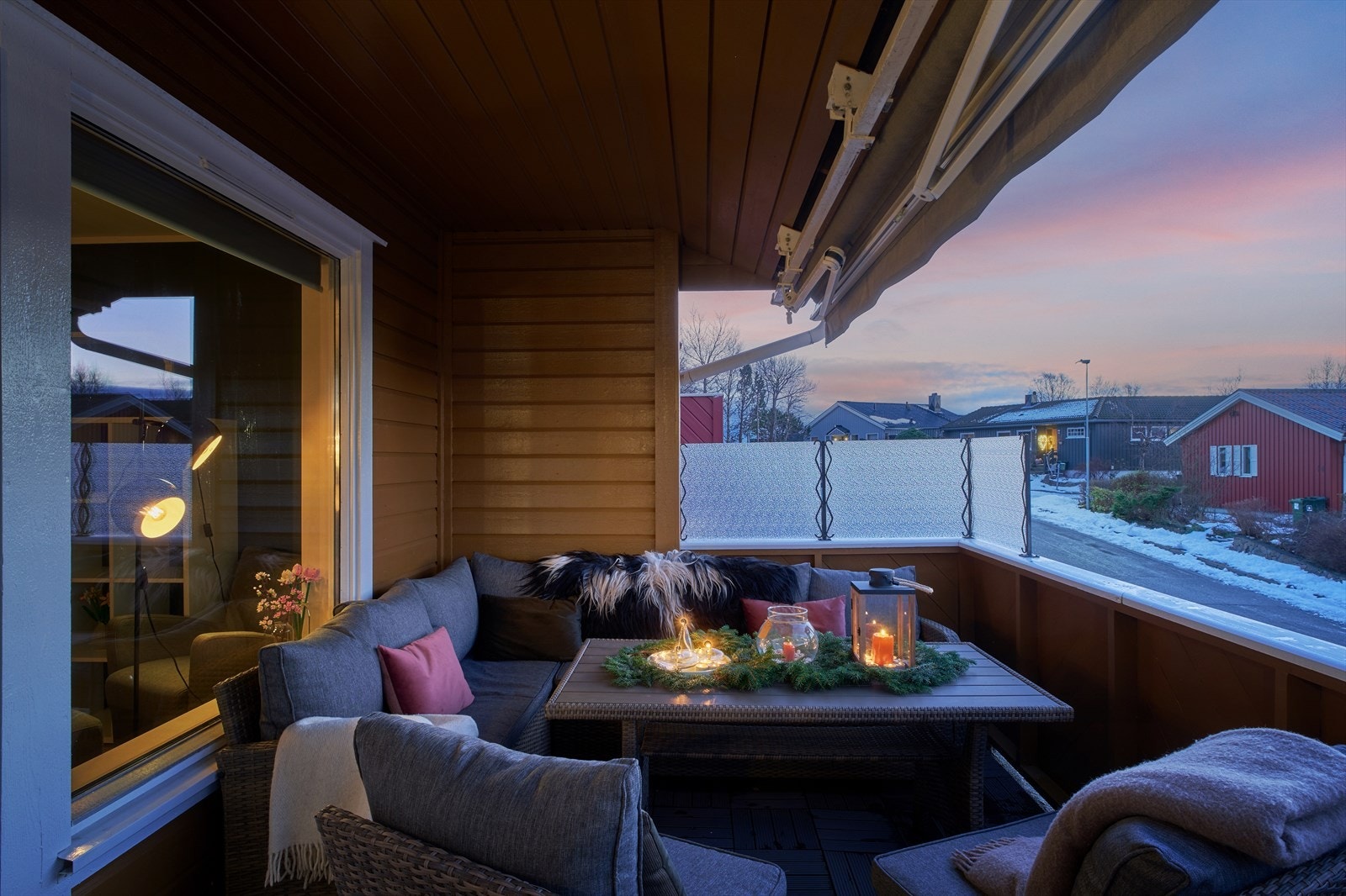 Her er det god plass til en romslig sittegruppe. Galleribilde