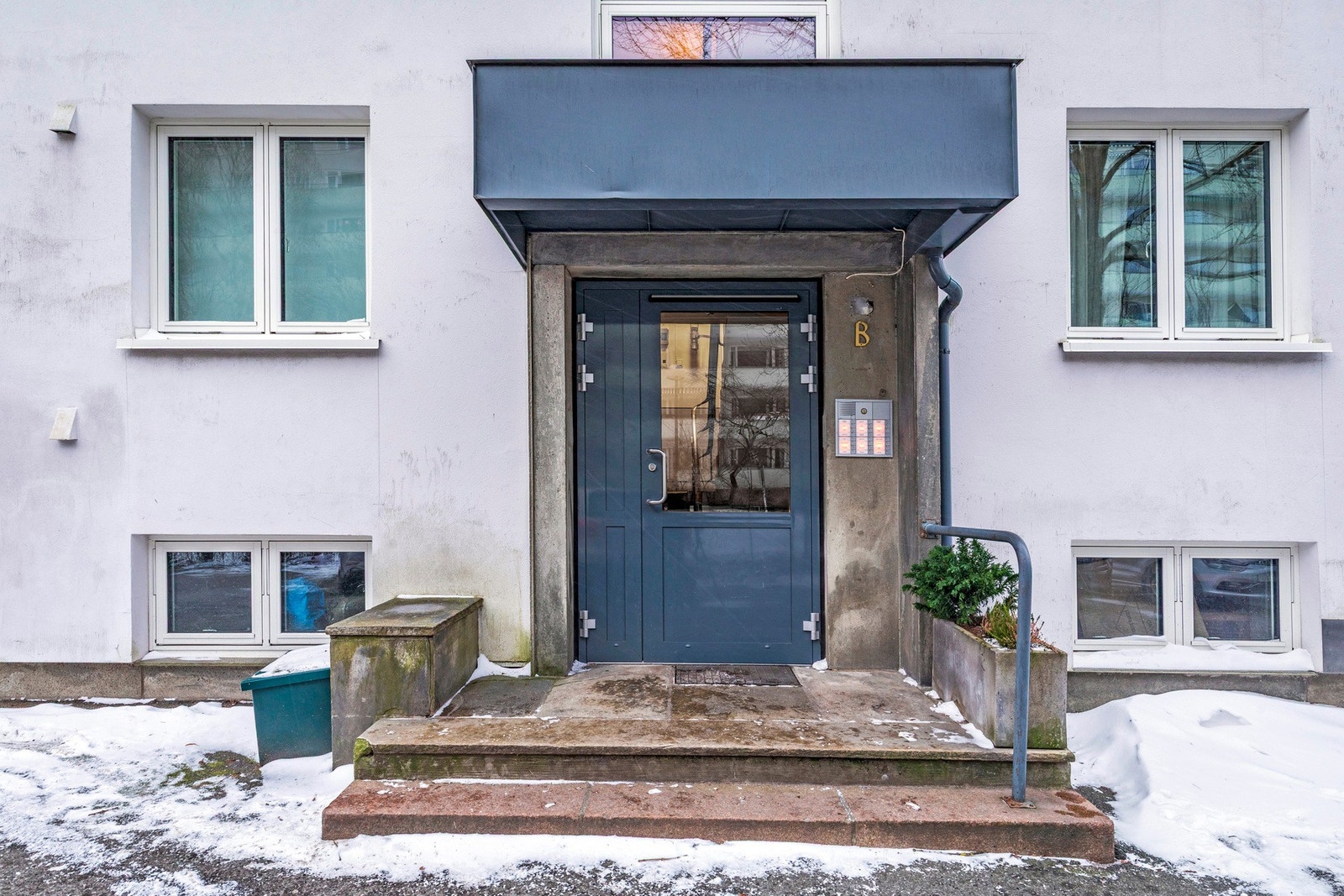 Inngangsparti. Galleribilde