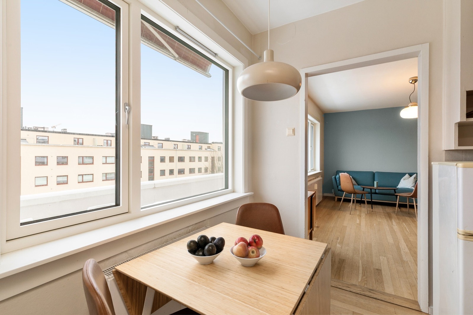 Spiseplass på kjøkken. Galleribilde