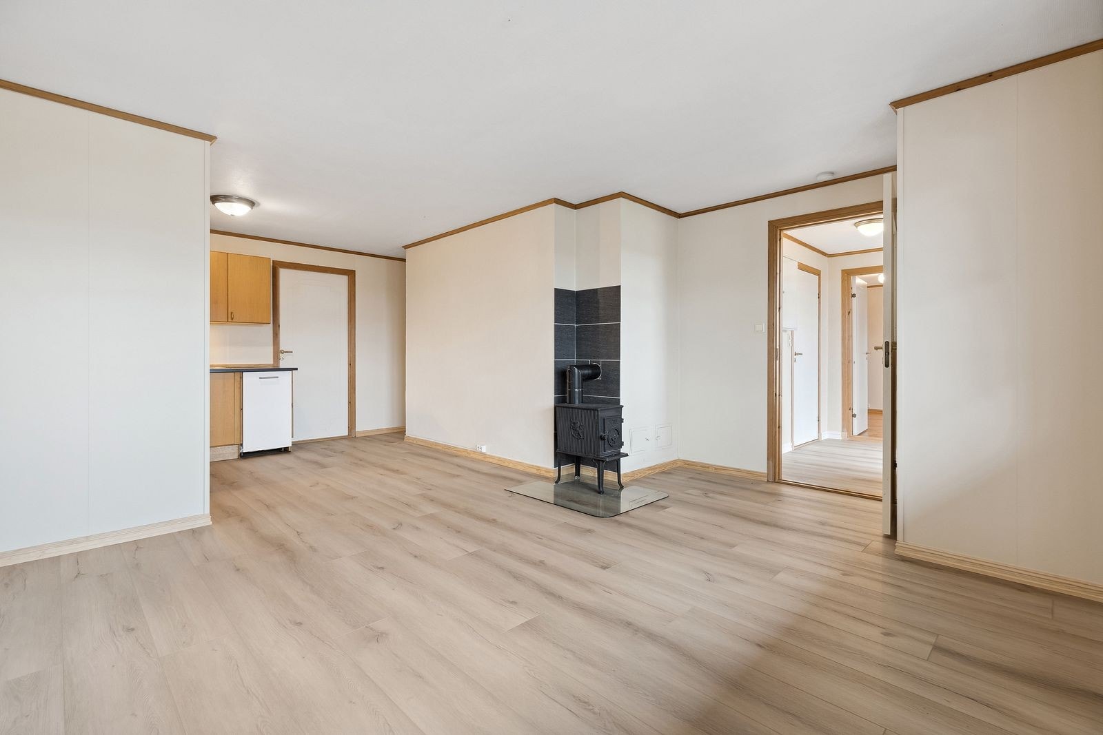 Bak kjøkkenet er det en bod Galleribilde