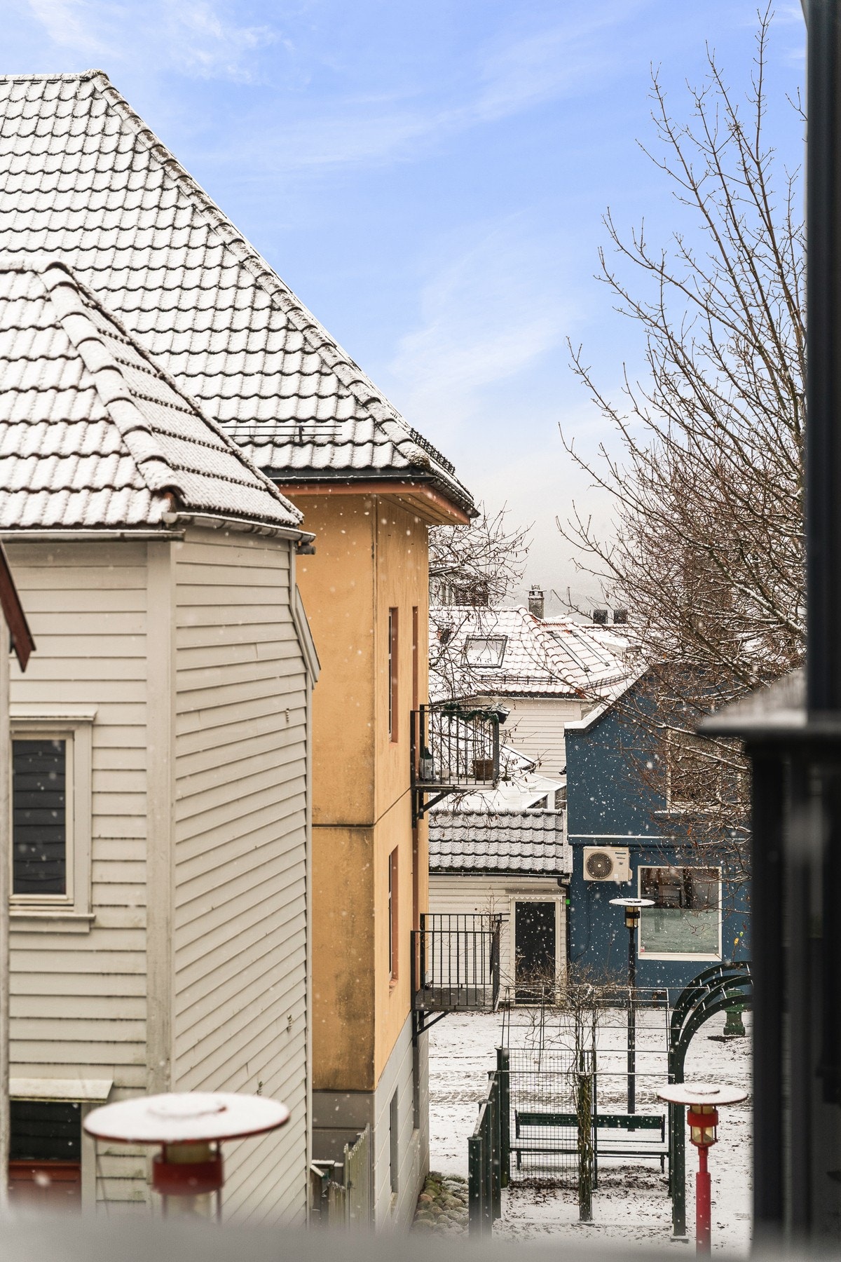 Utsikt over nærområdet fra balkongen. Galleribilde