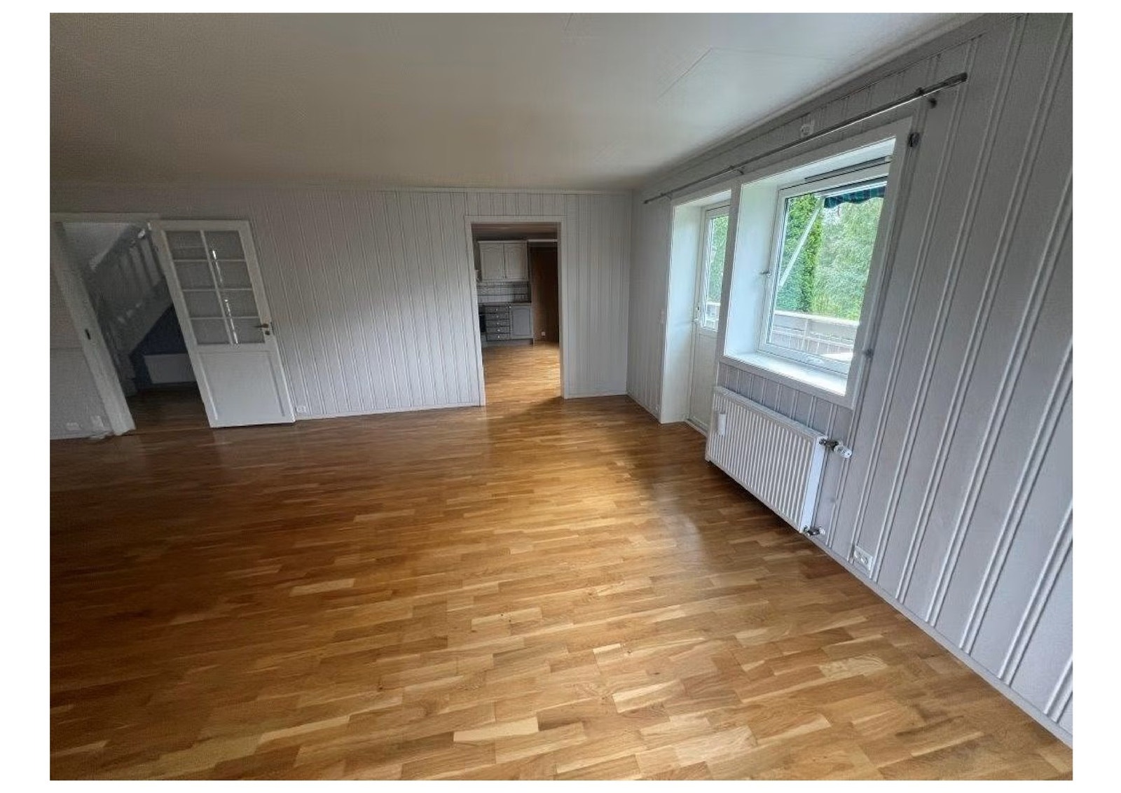 Fra stuen med lett tilgang til kjøkkenet Galleribilde