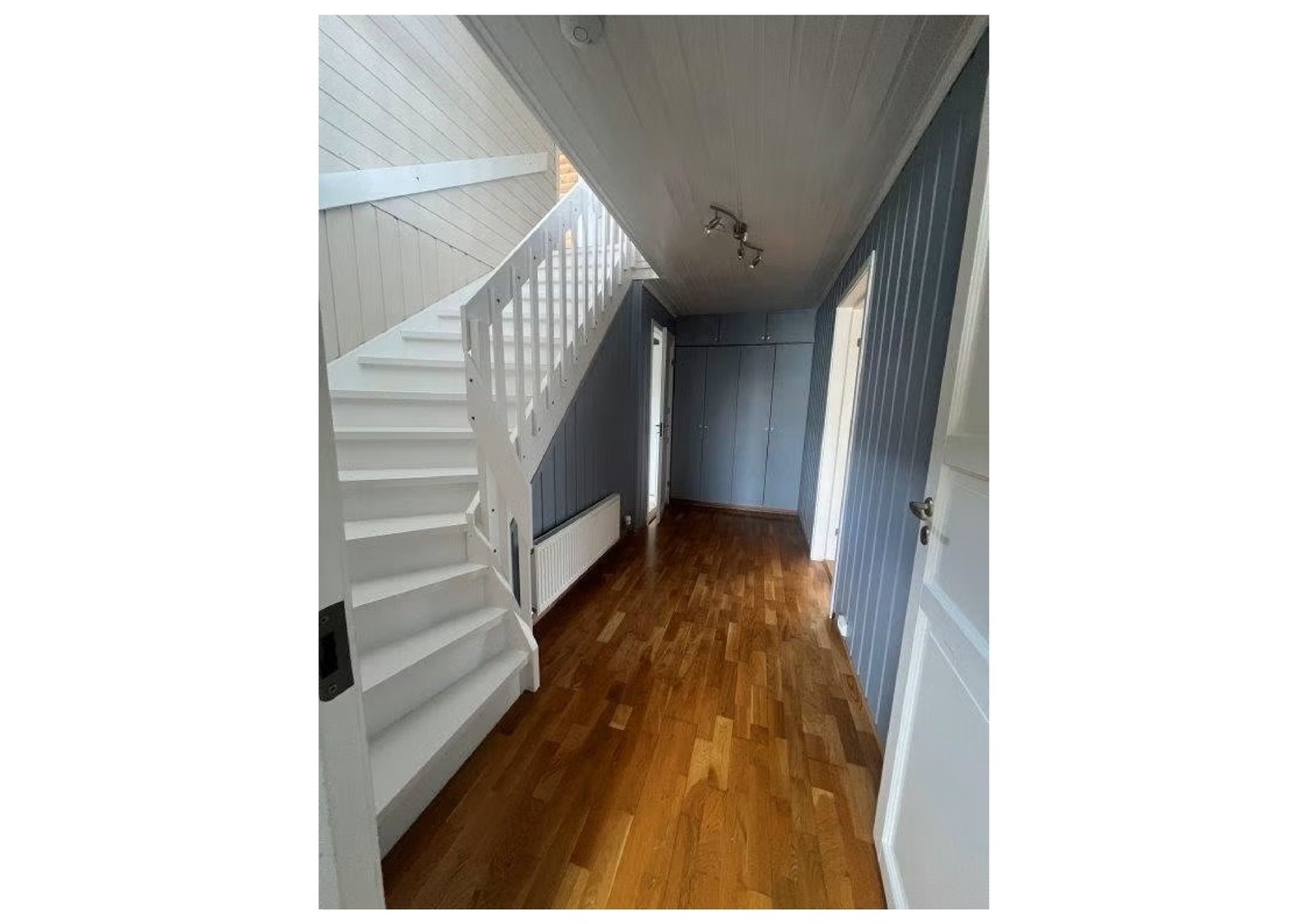 Gang med trapp til 2 etasje Galleribilde