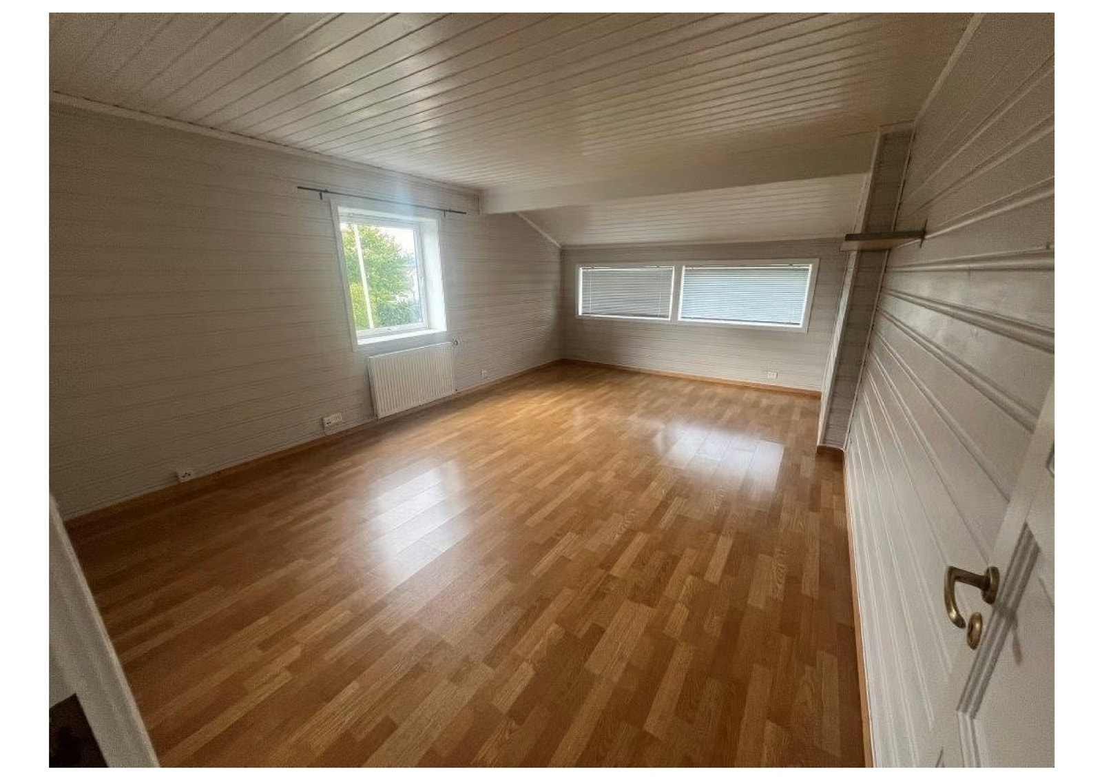 Stue/soverom i 2 etasje på 21 kvm. Galleribilde