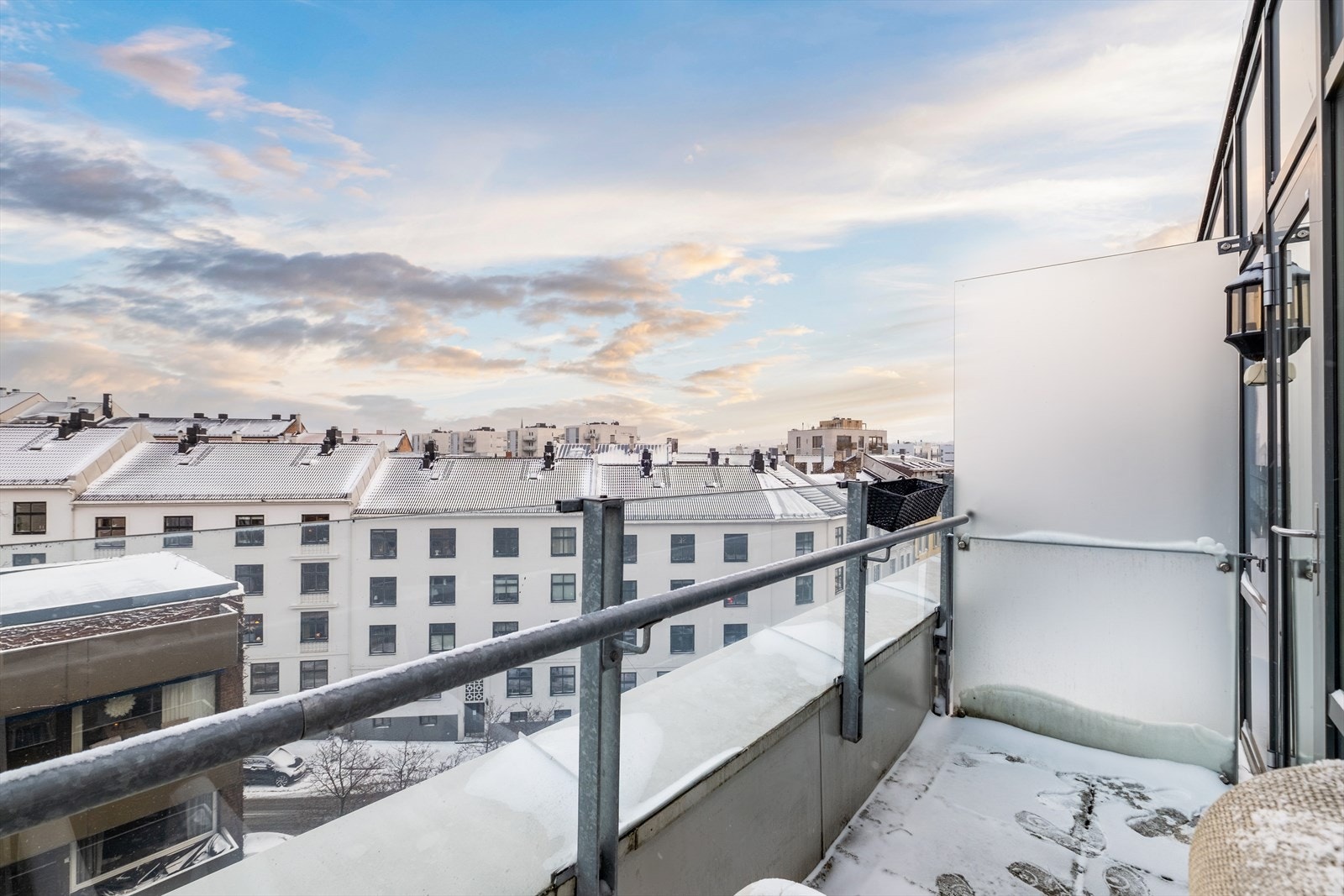 Velkommen til Kingos gate 8 - Presentert av Sverre Wiborg v/ Nordvik Bærum - Fotograf: Øyvind Fyske - Rullende Fotograf Galleribilde