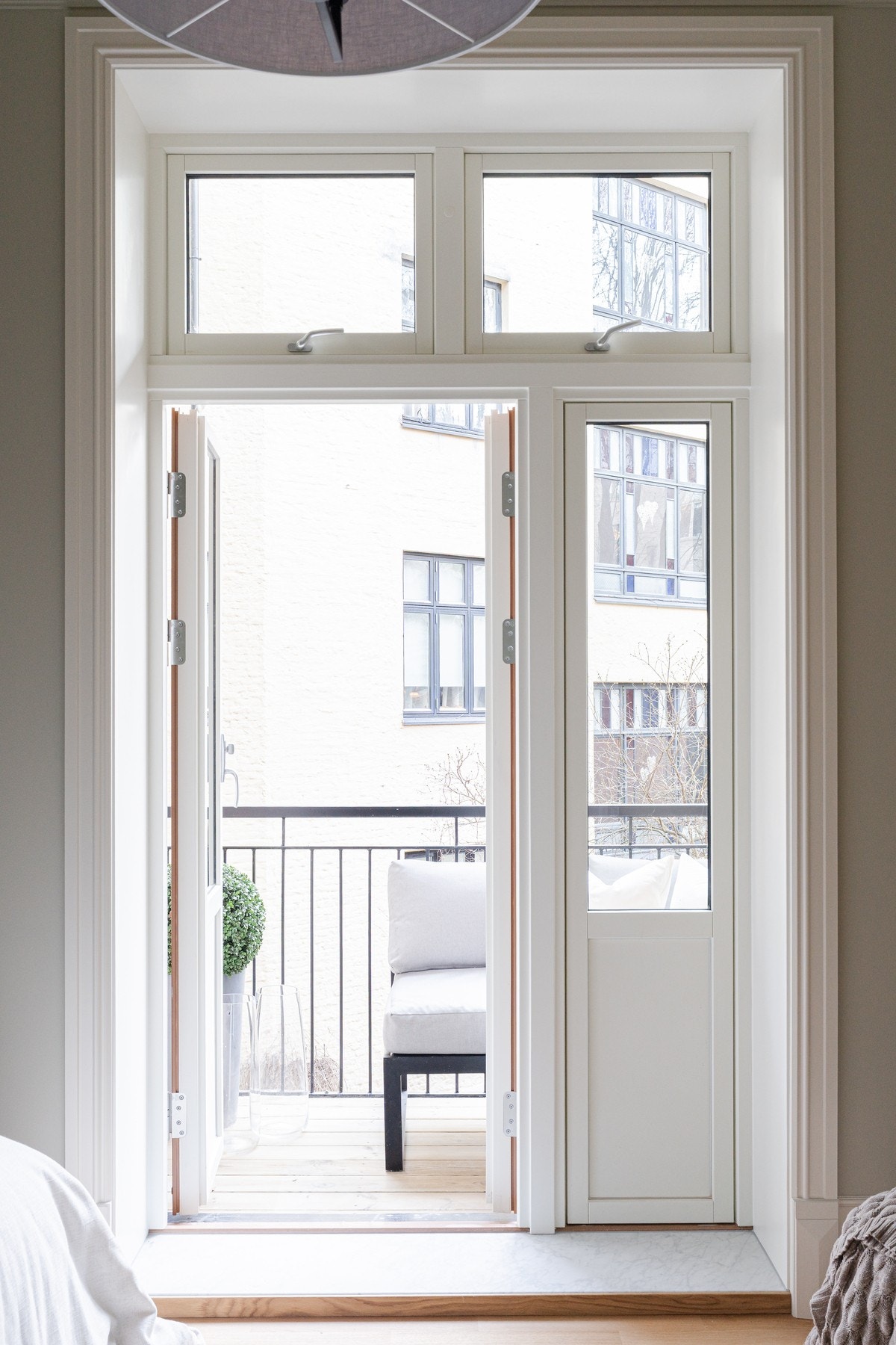 Det ble montert ny balkong i 2025 av Balkongteam. Galleribilde