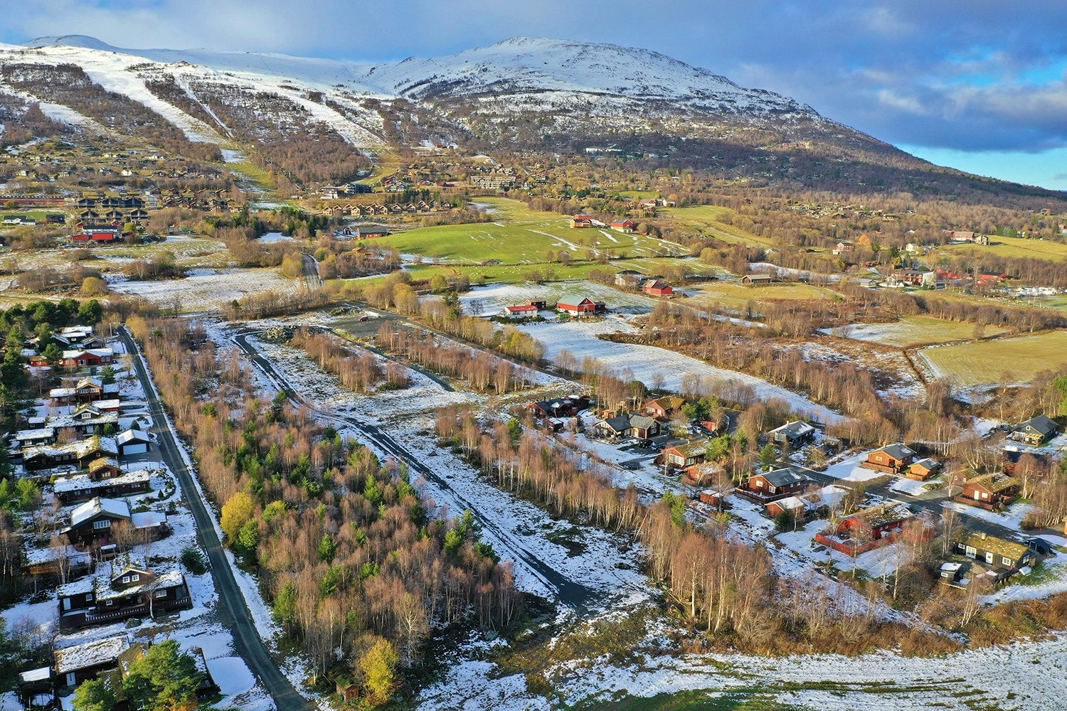 Velkommen til Trøa Hyttegrend! Et nytt hyttefelt beliggende nedenfor skiheisene i Stølen (Foto: Ludvig Killingberg) Galleribilde