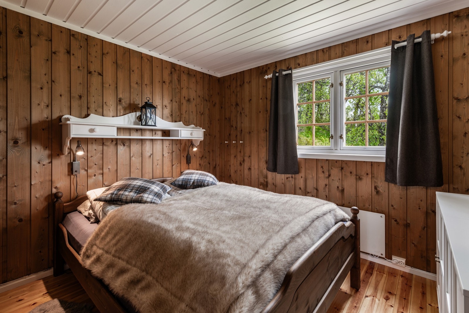 Soverom 1 med dobbeltseng. Galleribilde