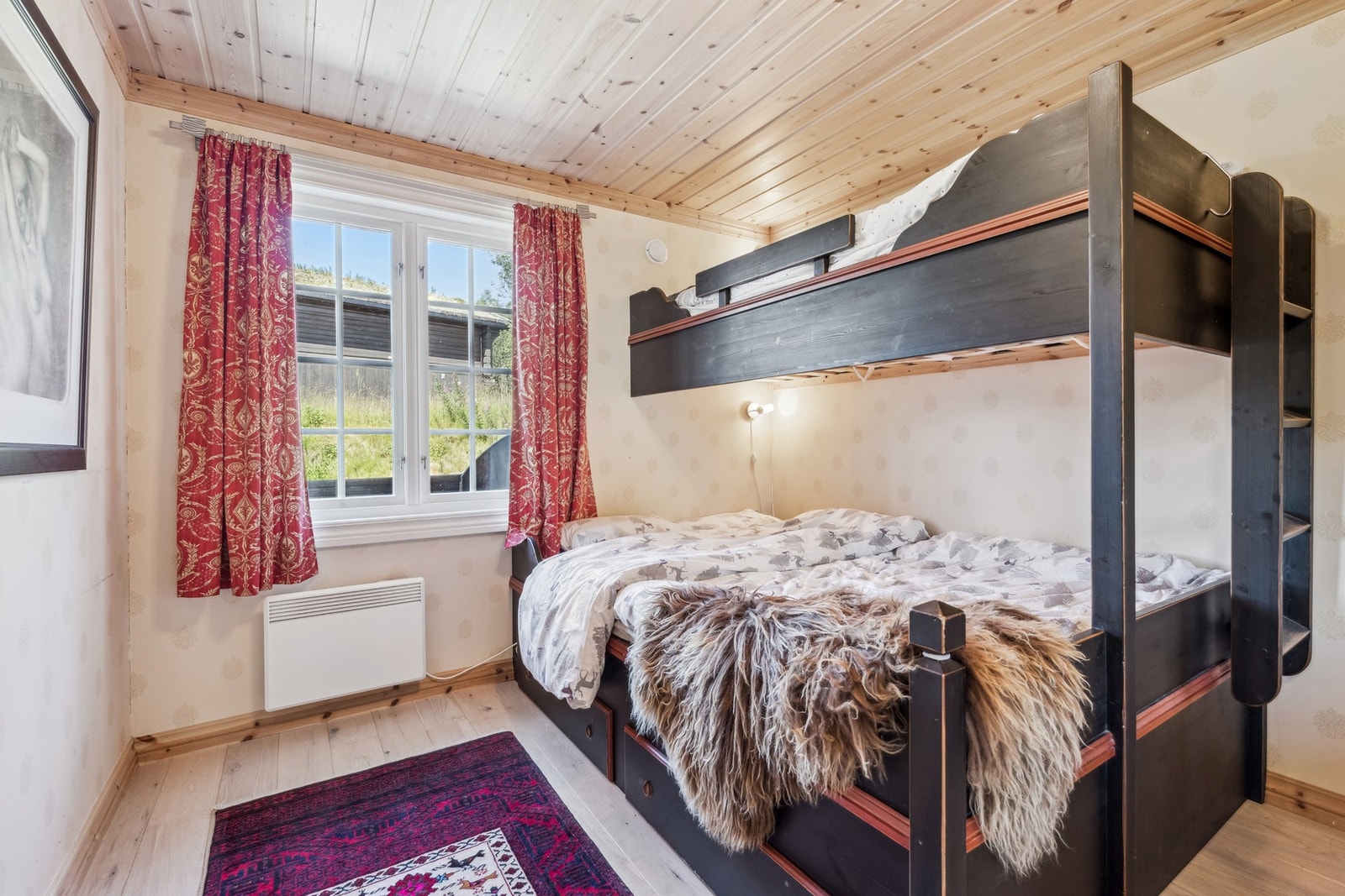 Soverom i hovedetasje. Galleribilde