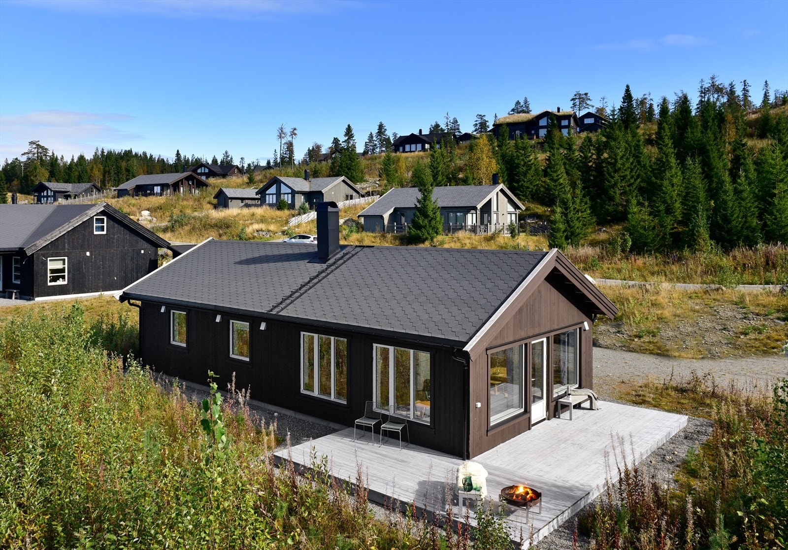 Hytta ligger pent plassert på en liten høyde, med umiddelbar nærhet til Lygnas ski- og turløyper. Galleribilde