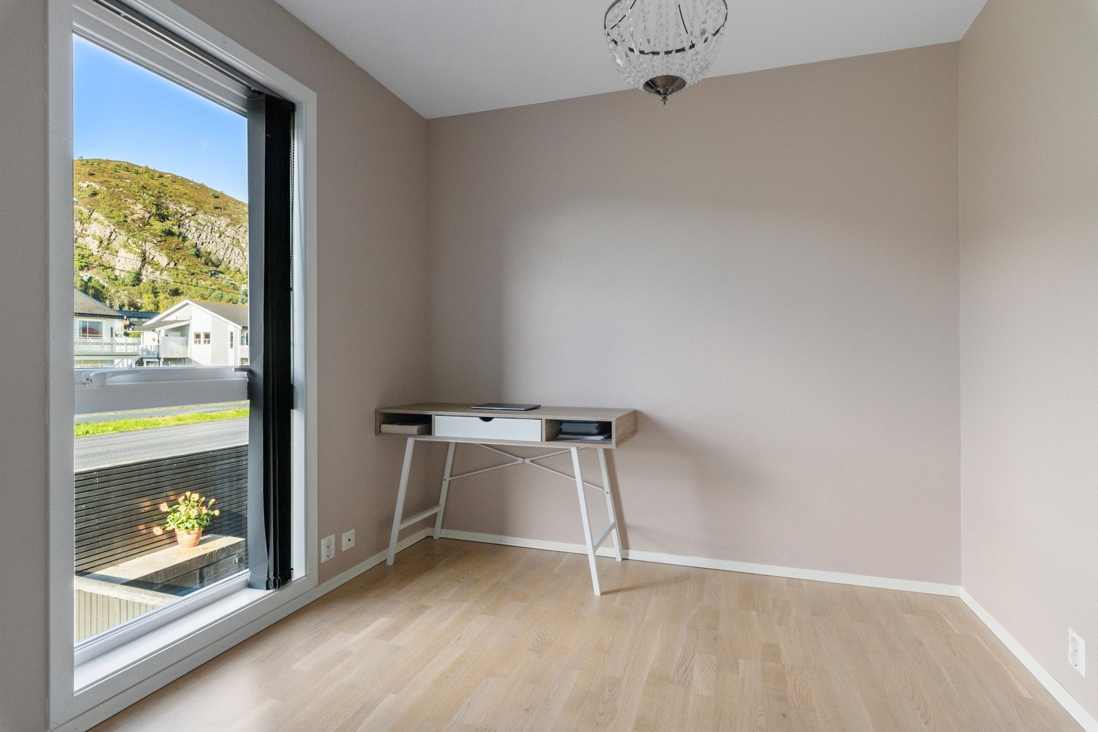 Dette rommet blir i dag benyttet som soveorm/kontor - men er godkjent som bod. Galleribilde