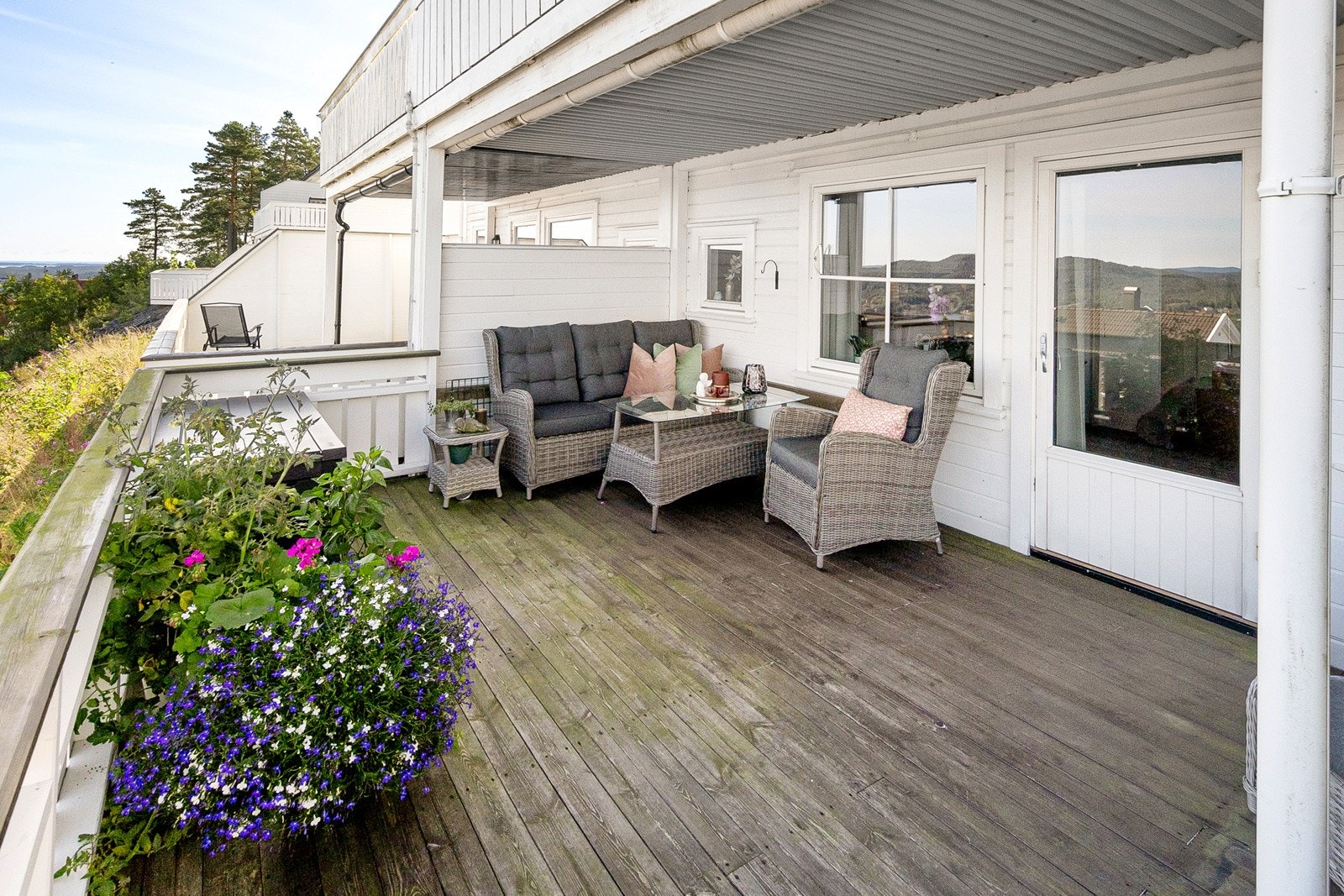 Fra terrasse. Galleribilde