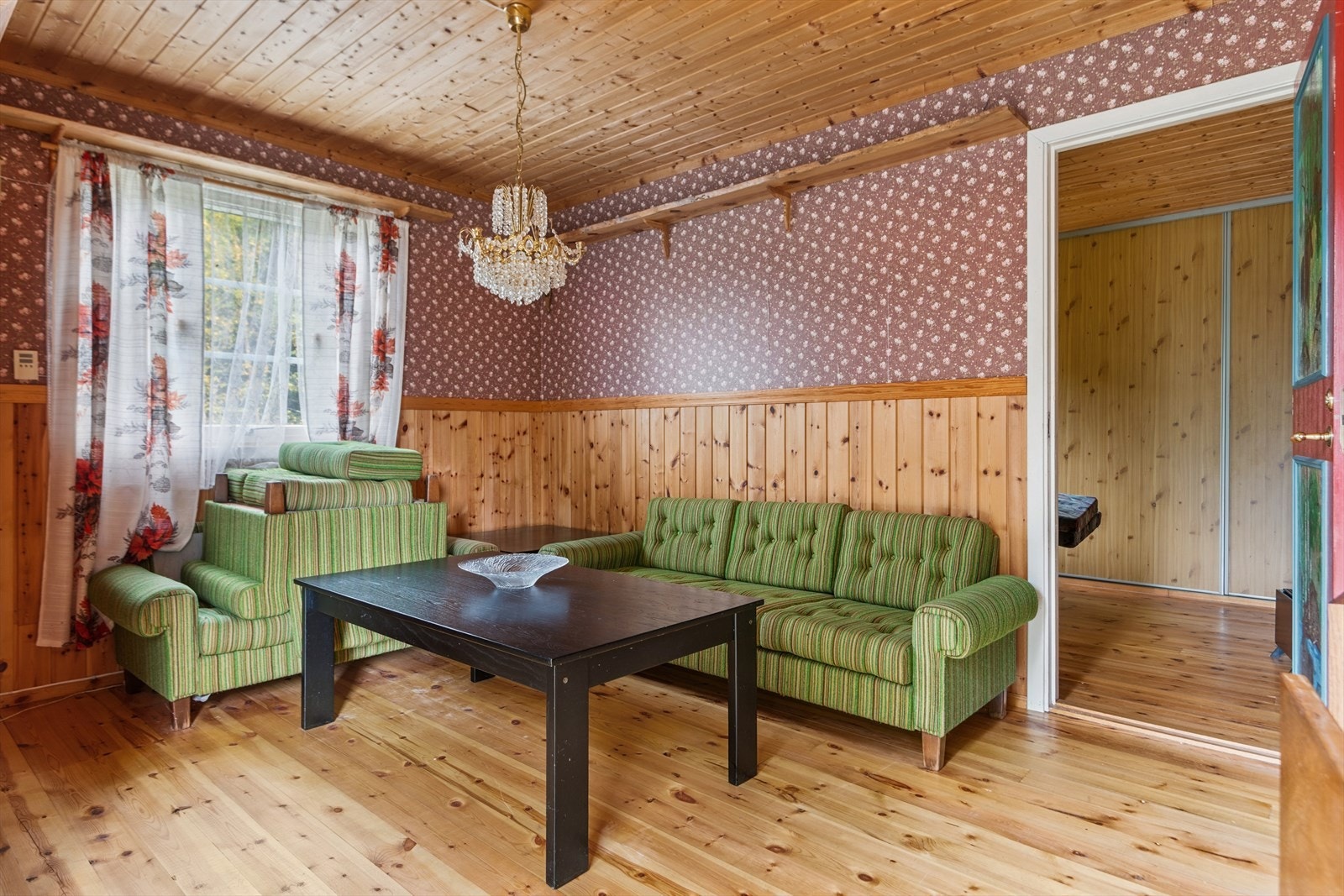 Annekset fra 1999 inneholder en egen stue, ideell for gjester. Galleribilde